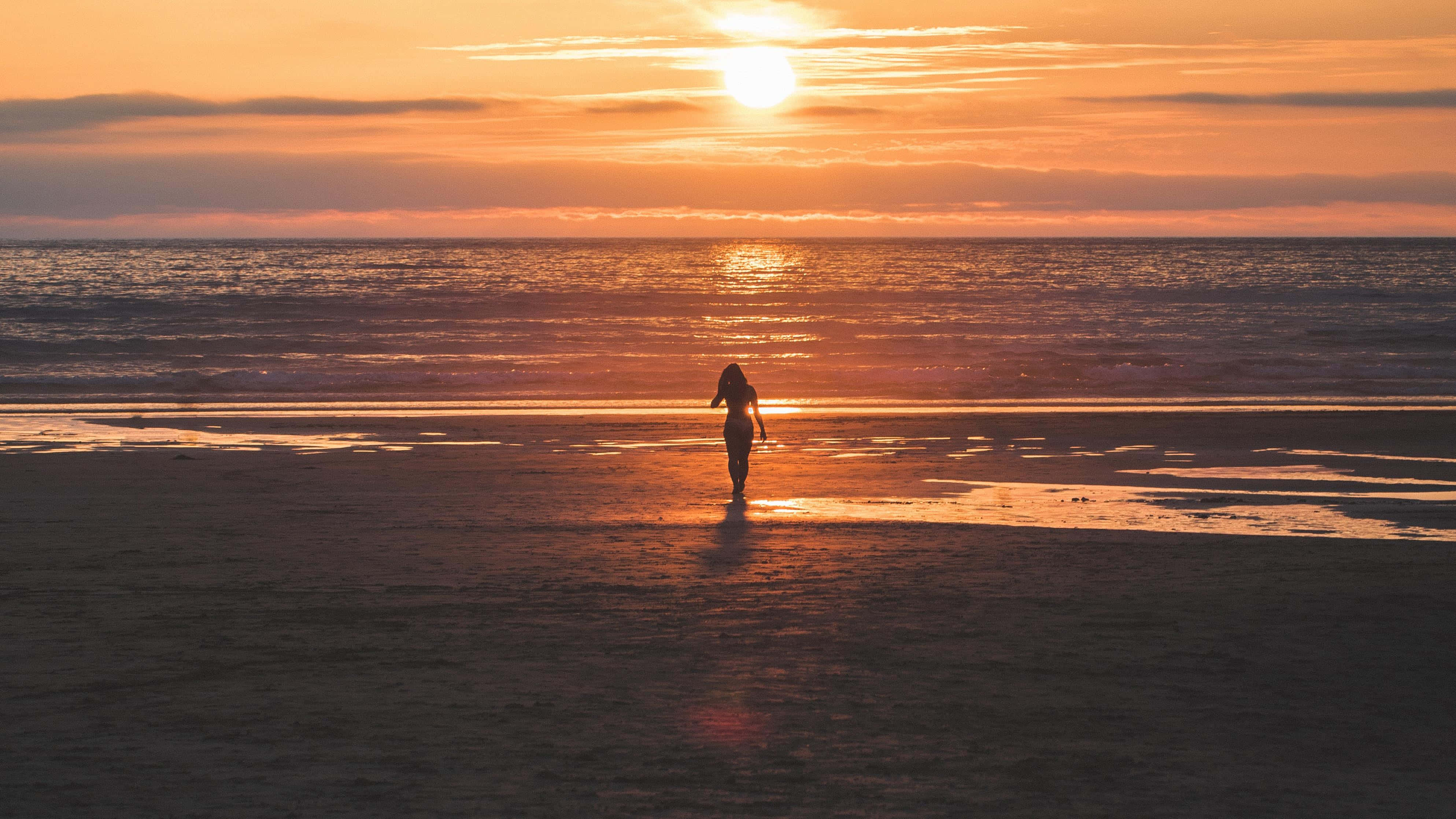 Sunset Silhouette, wet beach, sunset, 4K Desktop Wallpaper