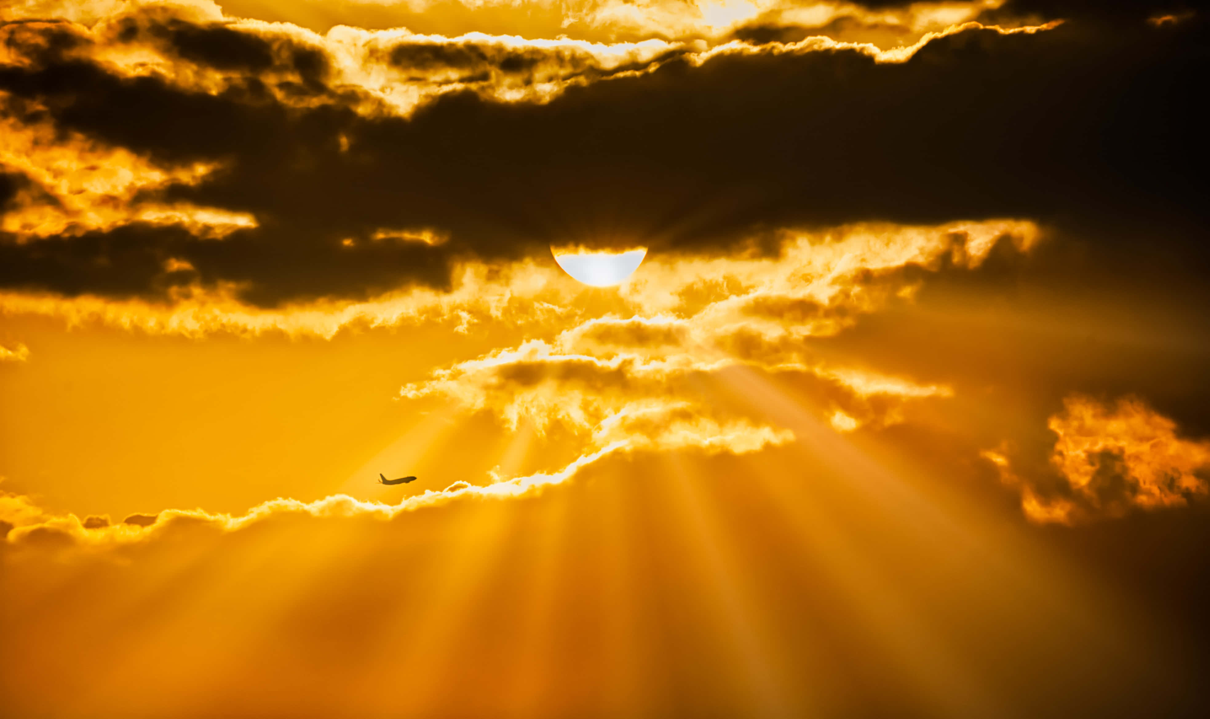 Sun Rays, Golden Sky, Dramatic Sunset, 4K Desktop Wallpaper