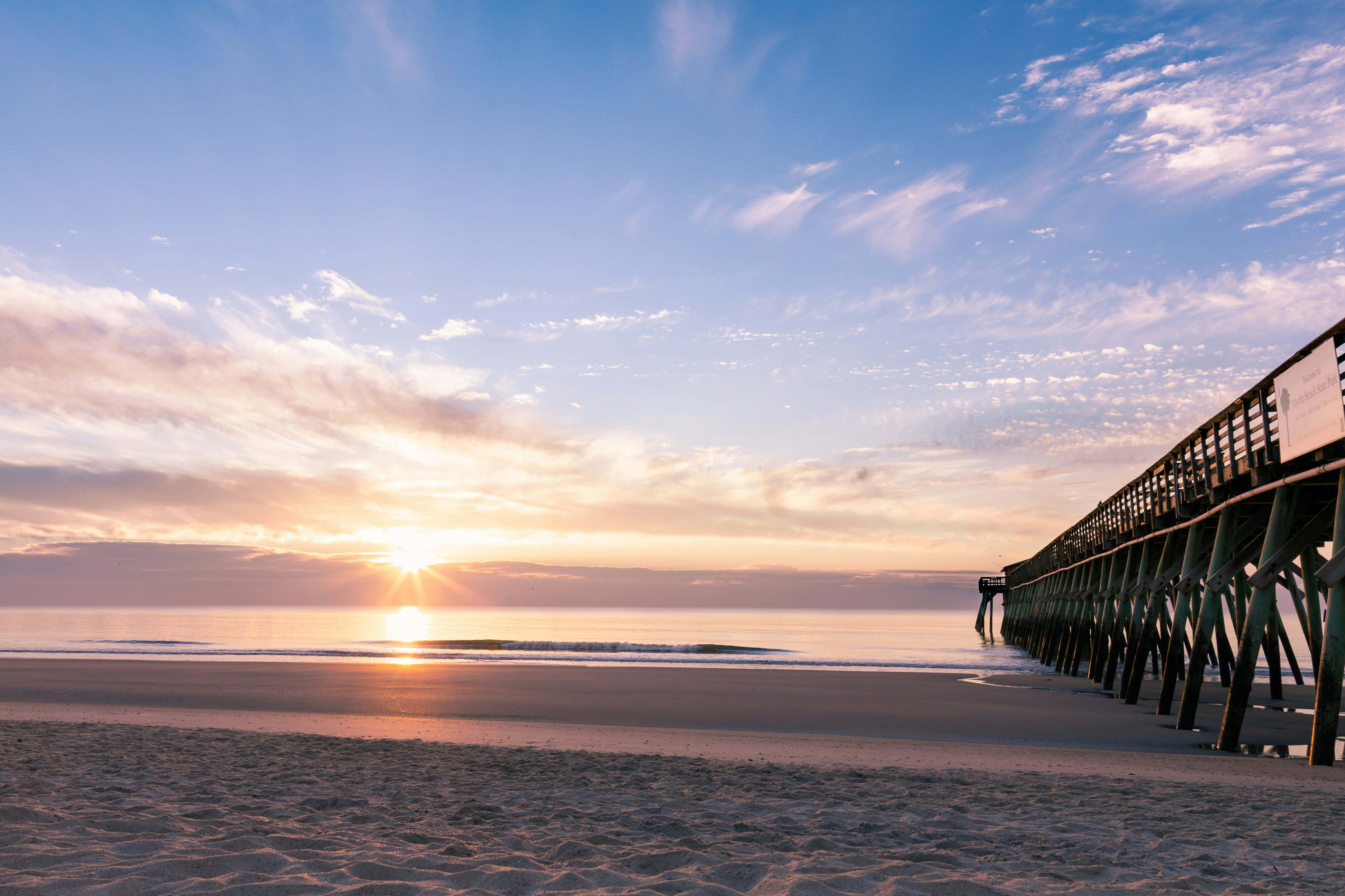 sunrise pier, sunshine aesthetic, golden light, 4K Desktop Wallpaper