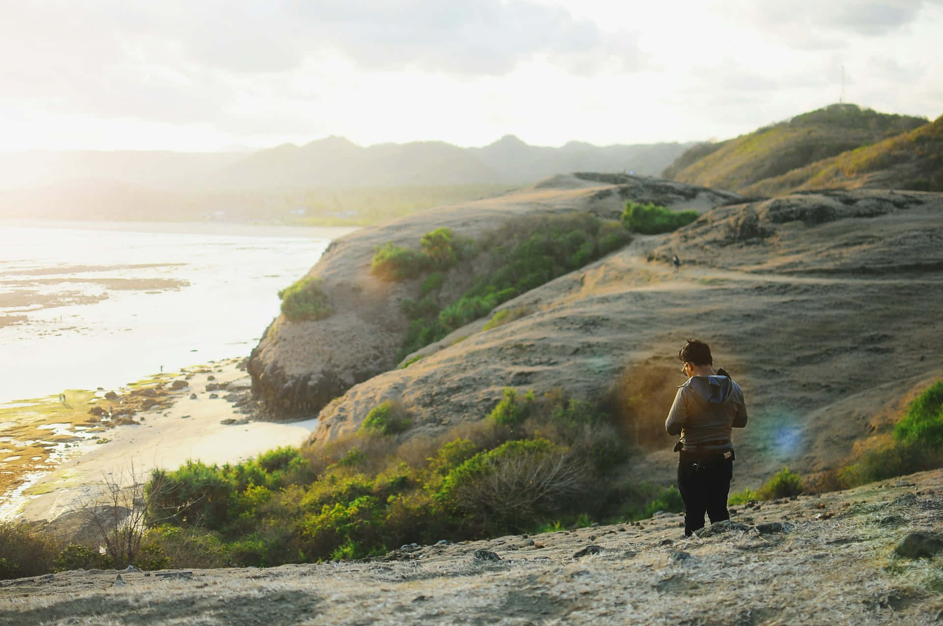 Golden Hour, coastal hike, rocky cliffside, Full HD Desktop Wallpaper