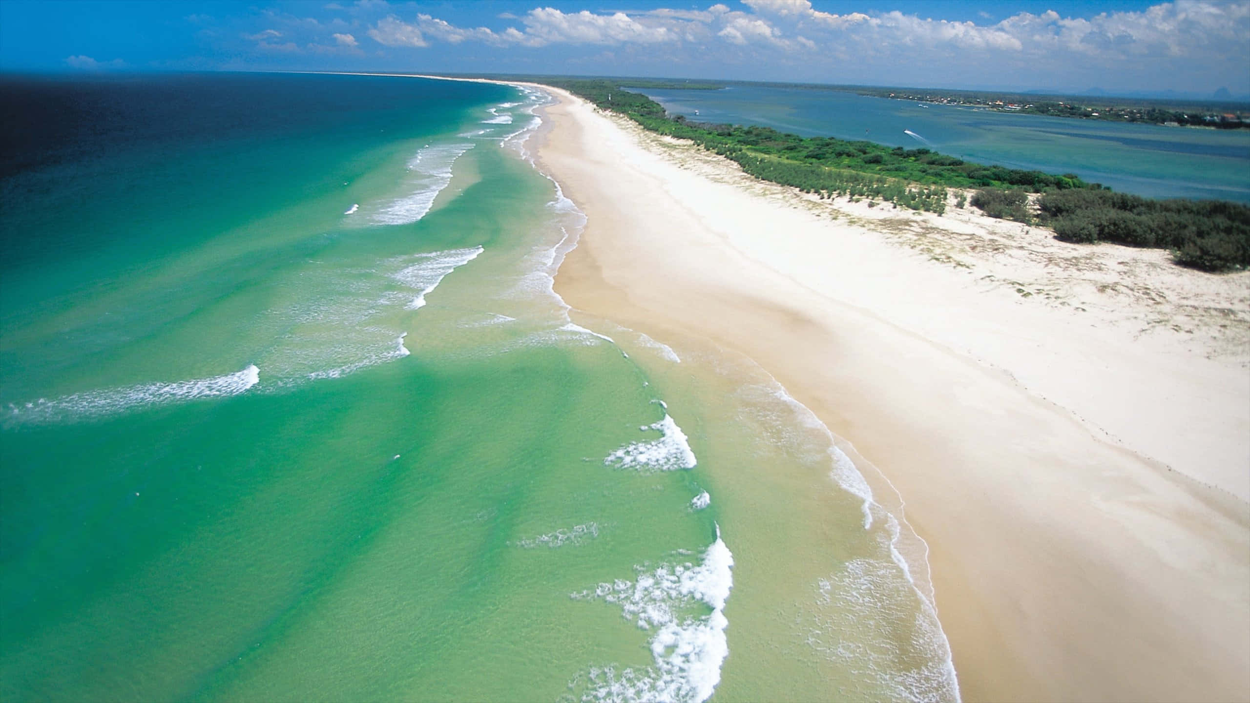 Sunshine Coast, dawn, pristine sandy beach, 2K Desktop Wallpaper
