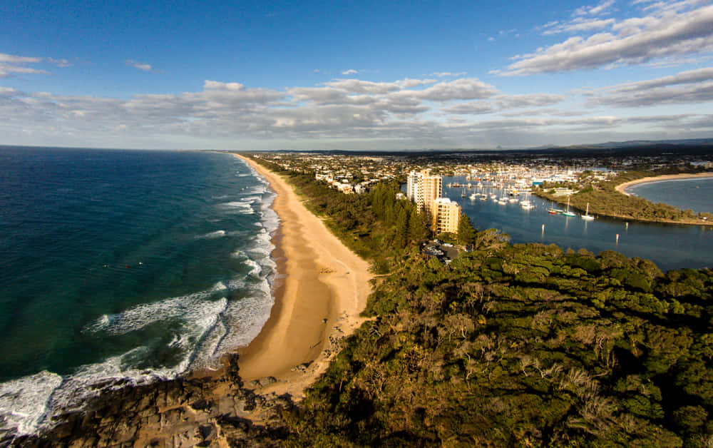 Sunshine Coast, coastal town, sandy beach, SD Desktop Wallpaper