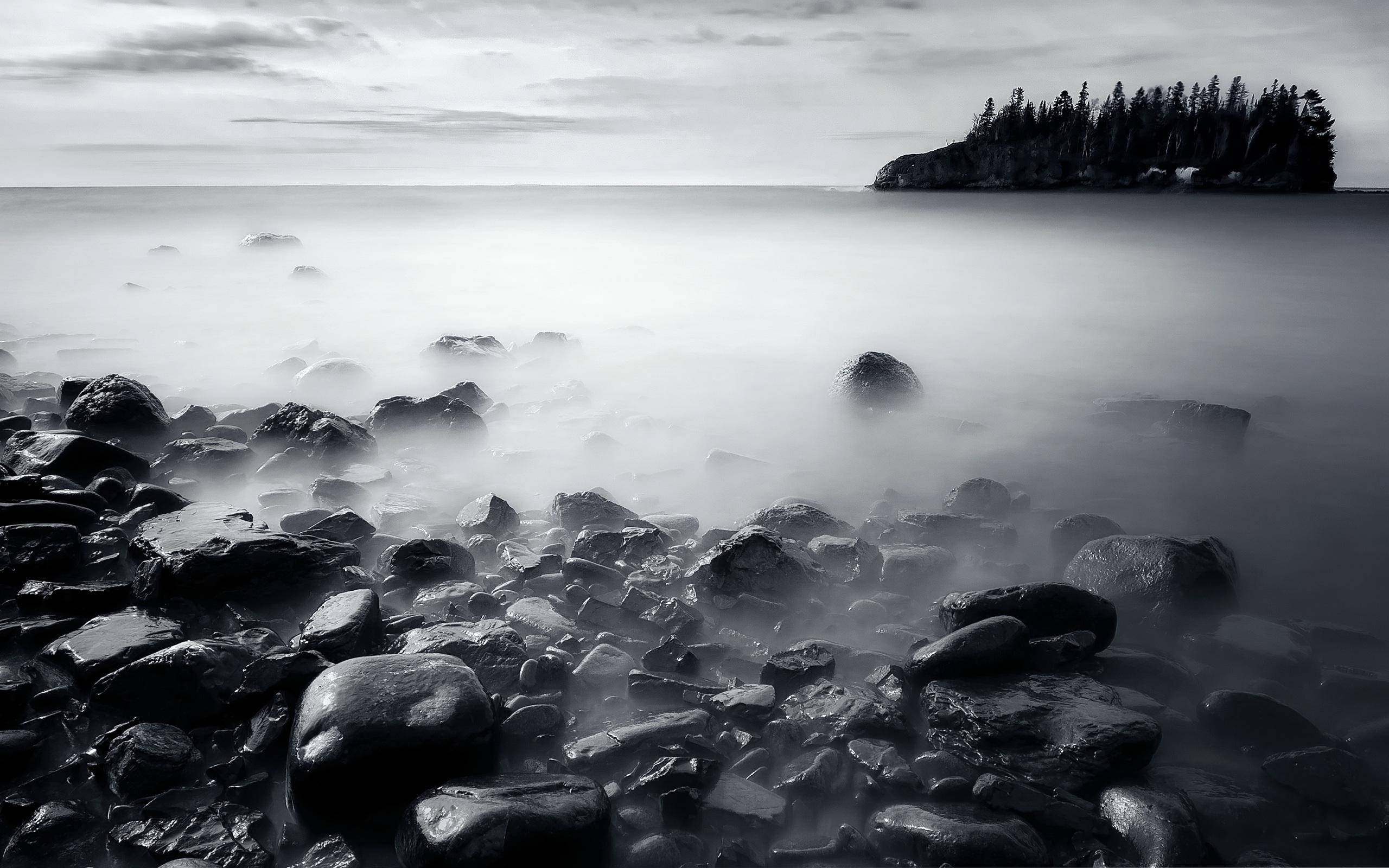 Lake Superior, foggy morning, monochrome, 2K Desktop Wallpaper