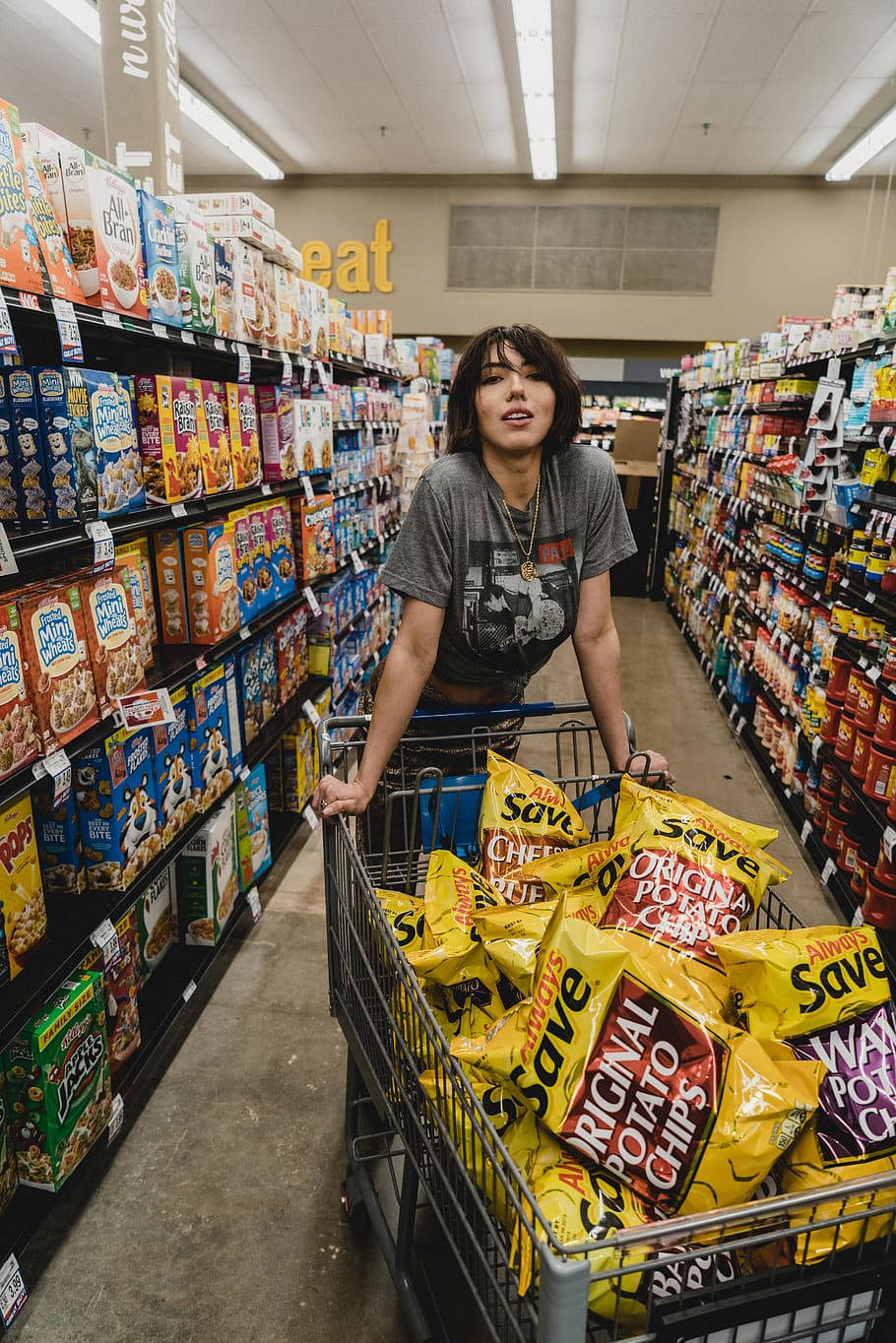 potato chips, supermarket, shopping cart, HD Phone Wallpaper