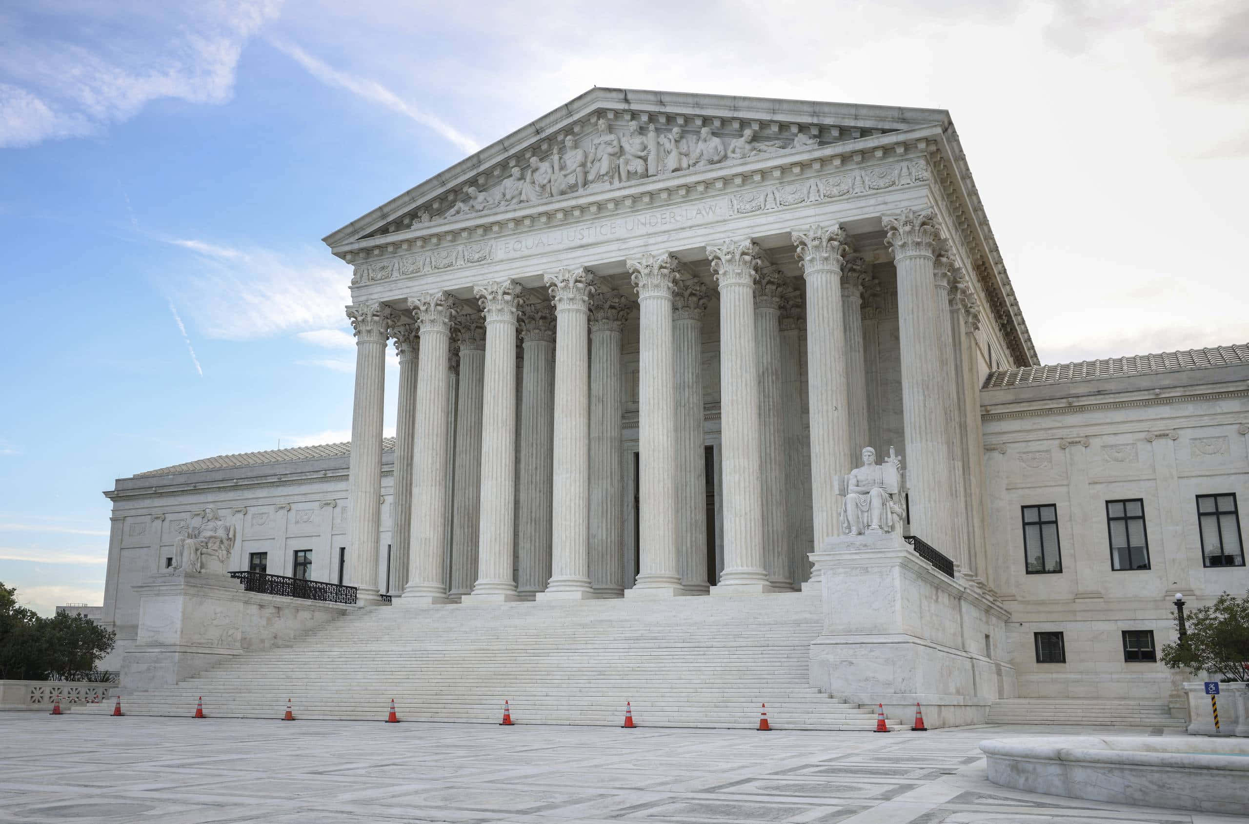 Supreme Court Building, neoclassical, towering columns, 2K Desktop Wallpaper