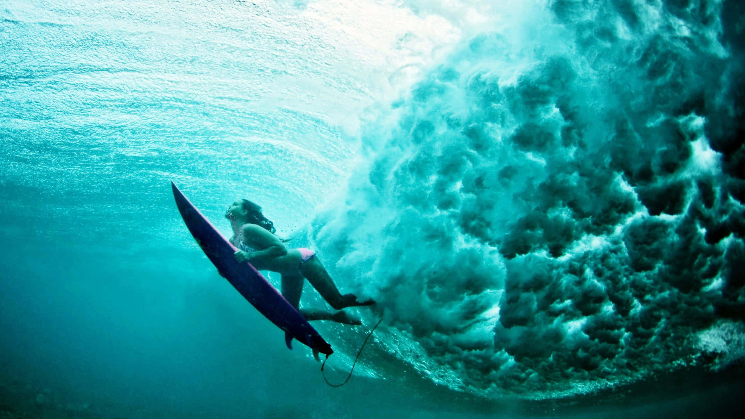 underwater surfboard, turquoise wave, ocean, 2K Desktop Wallpaper