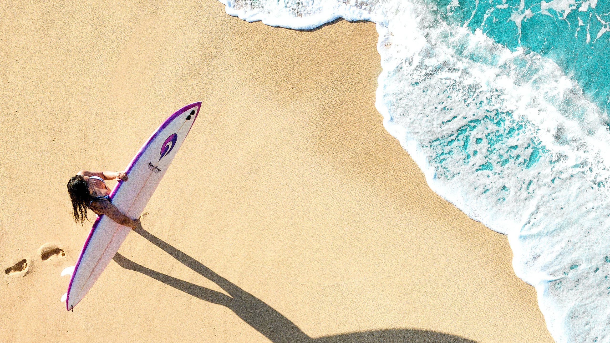 surfer girl, surfboard, golden sand, 2K Desktop Wallpaper