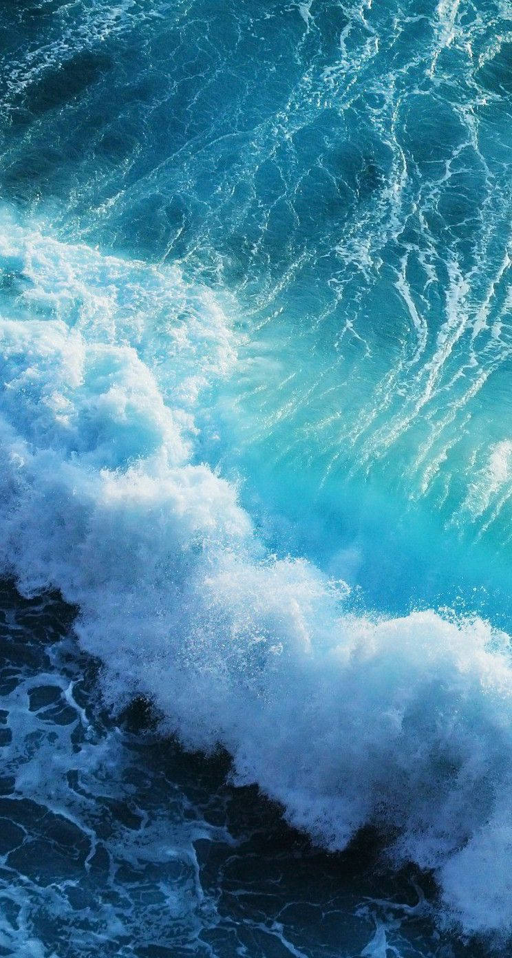 crashing ocean waves, iPhone live, frothy white foam, HD Phone Wallpaper
