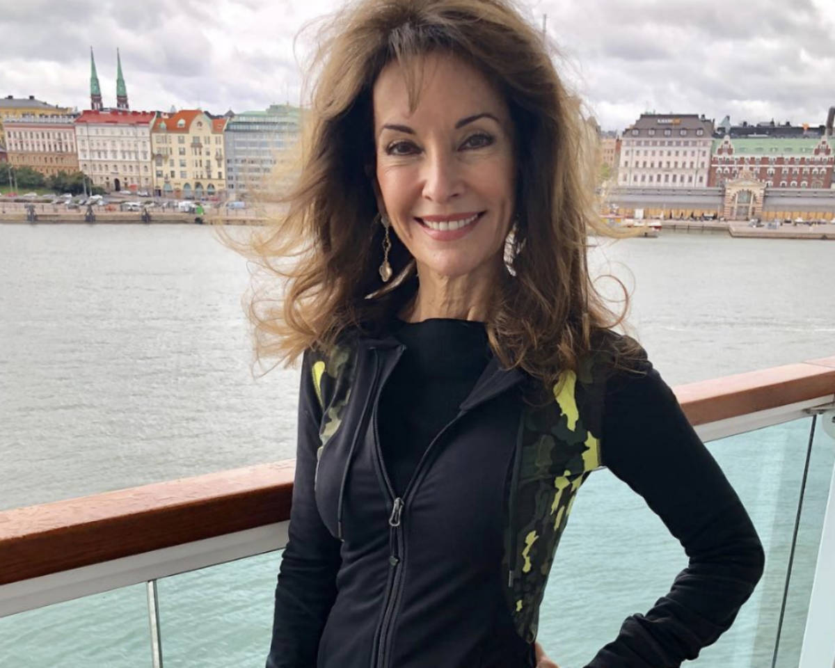Susan Lucci, ship's deck, cityscape, SD Desktop Wallpaper