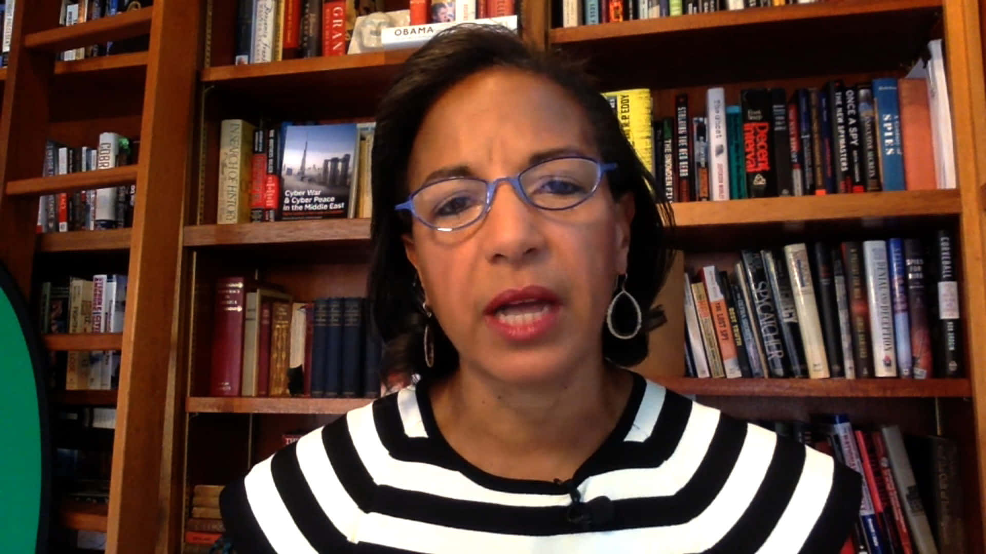 Susan Rice, wooden bookshelf, books, Full HD Desktop Wallpaper