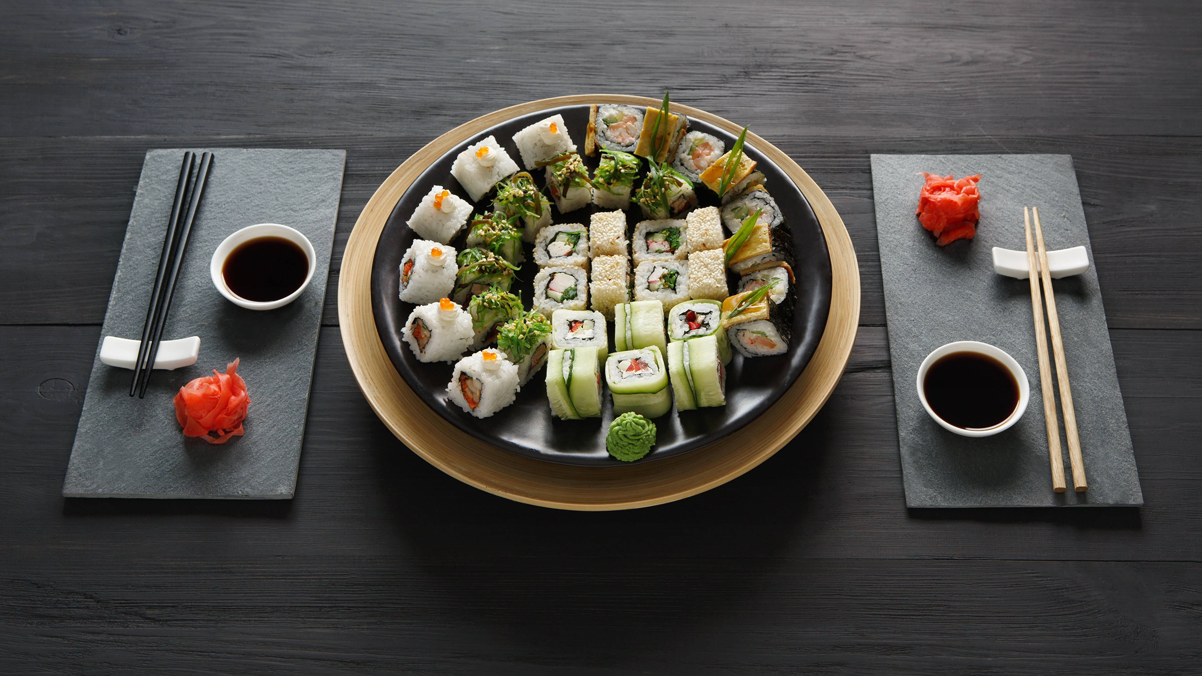 sushi bar, black plate, dark wooden table, 4K Desktop Wallpaper