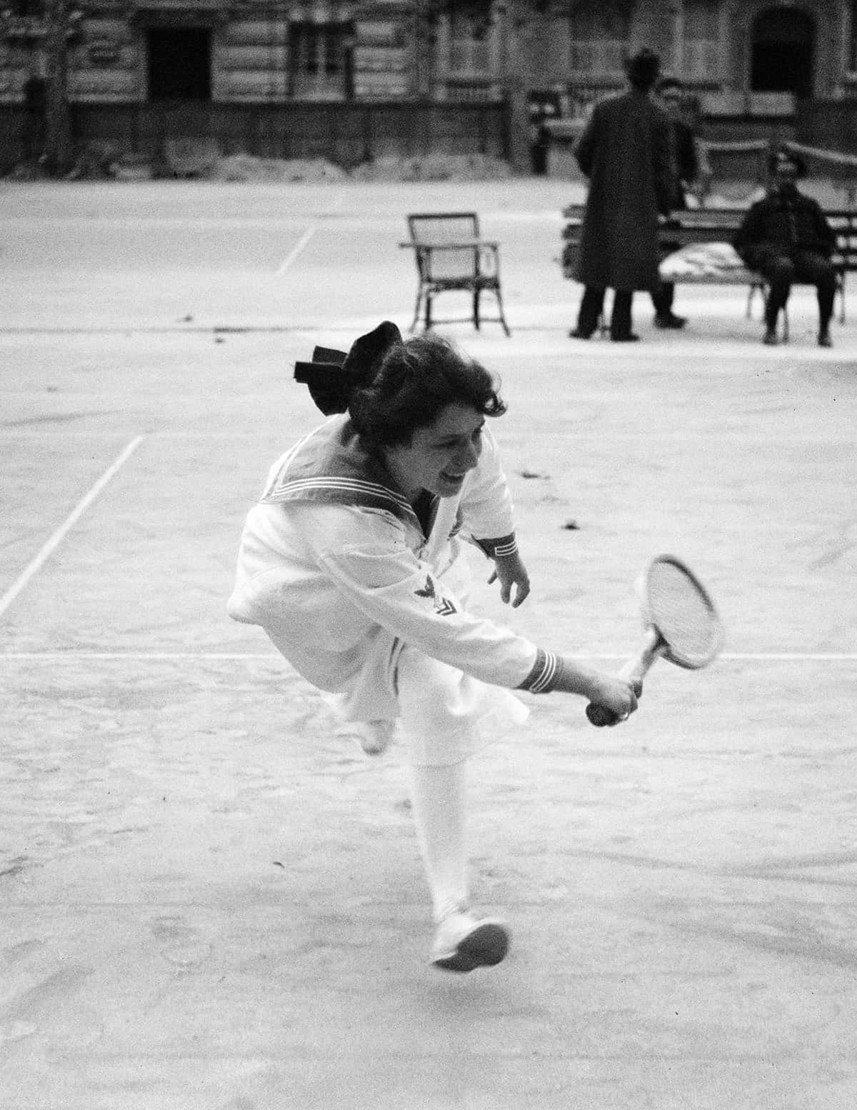 Suzanne Lenglen, sailor outfit, outdoor tennis court, HD Phone Wallpaper