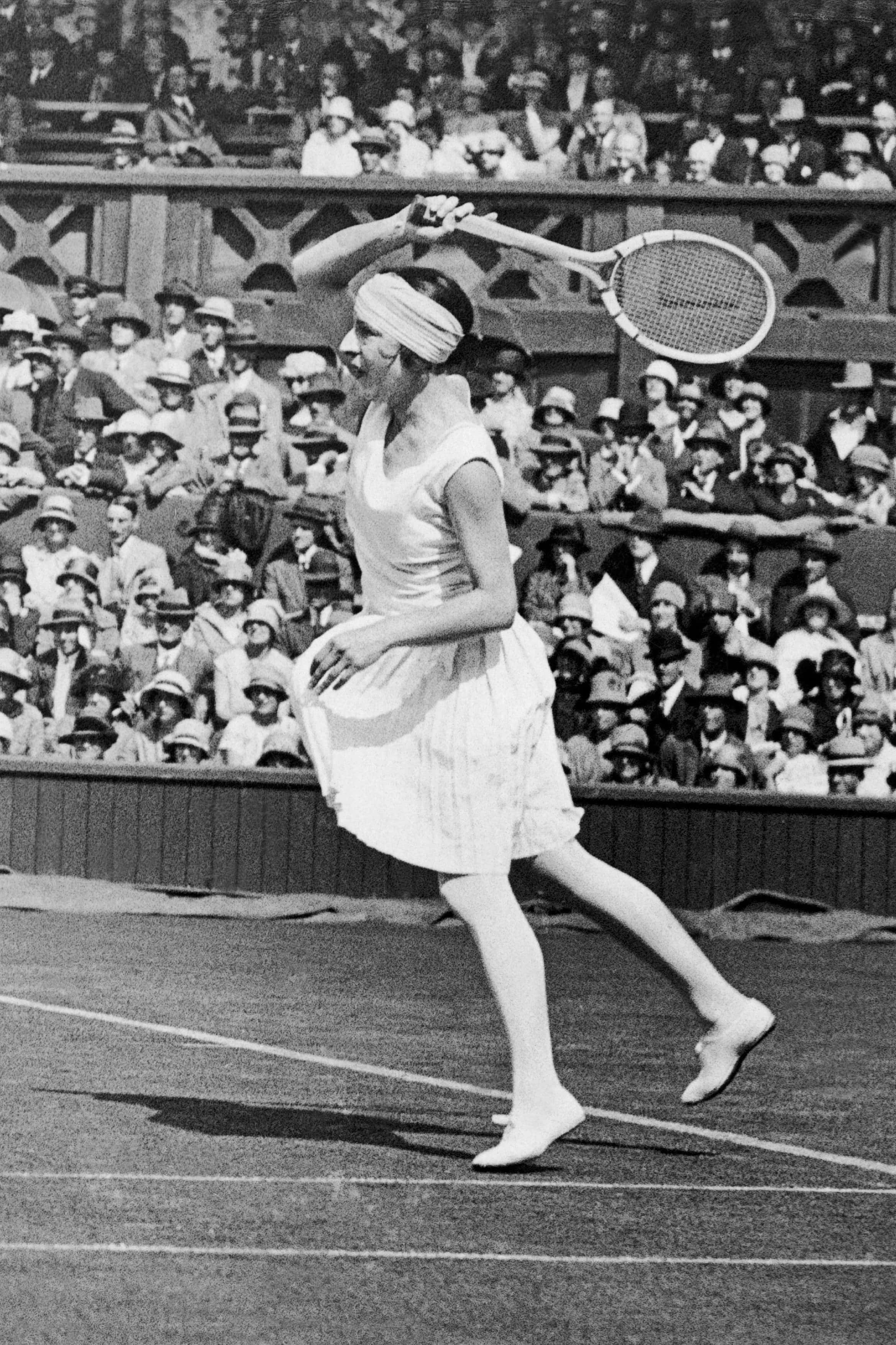 Suzanne Lenglen, sidespin strike, grass court, 2K Phone Wallpaper