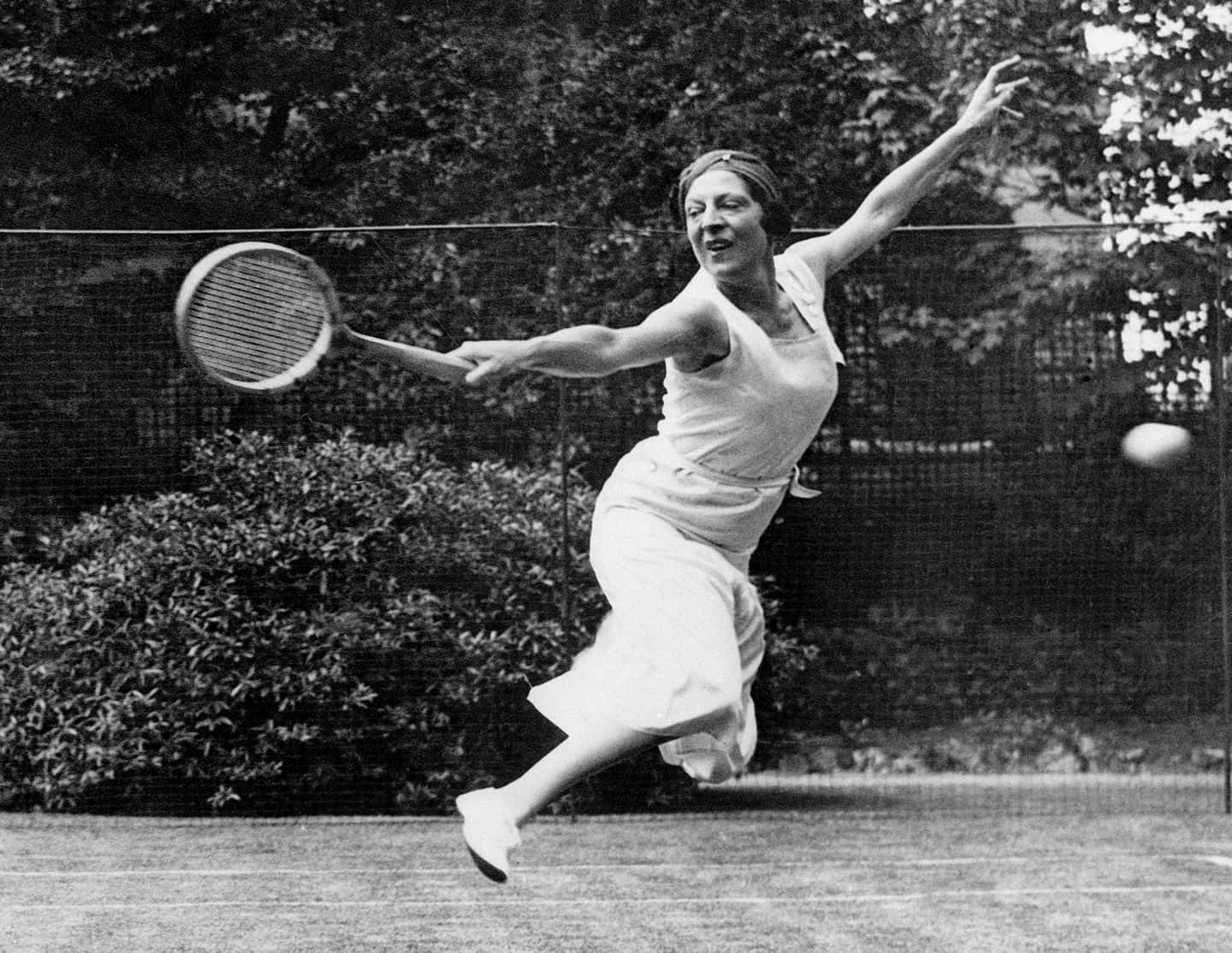 Suzanne Lenglen, backhand stance, vintage racket, HD Desktop Wallpaper
