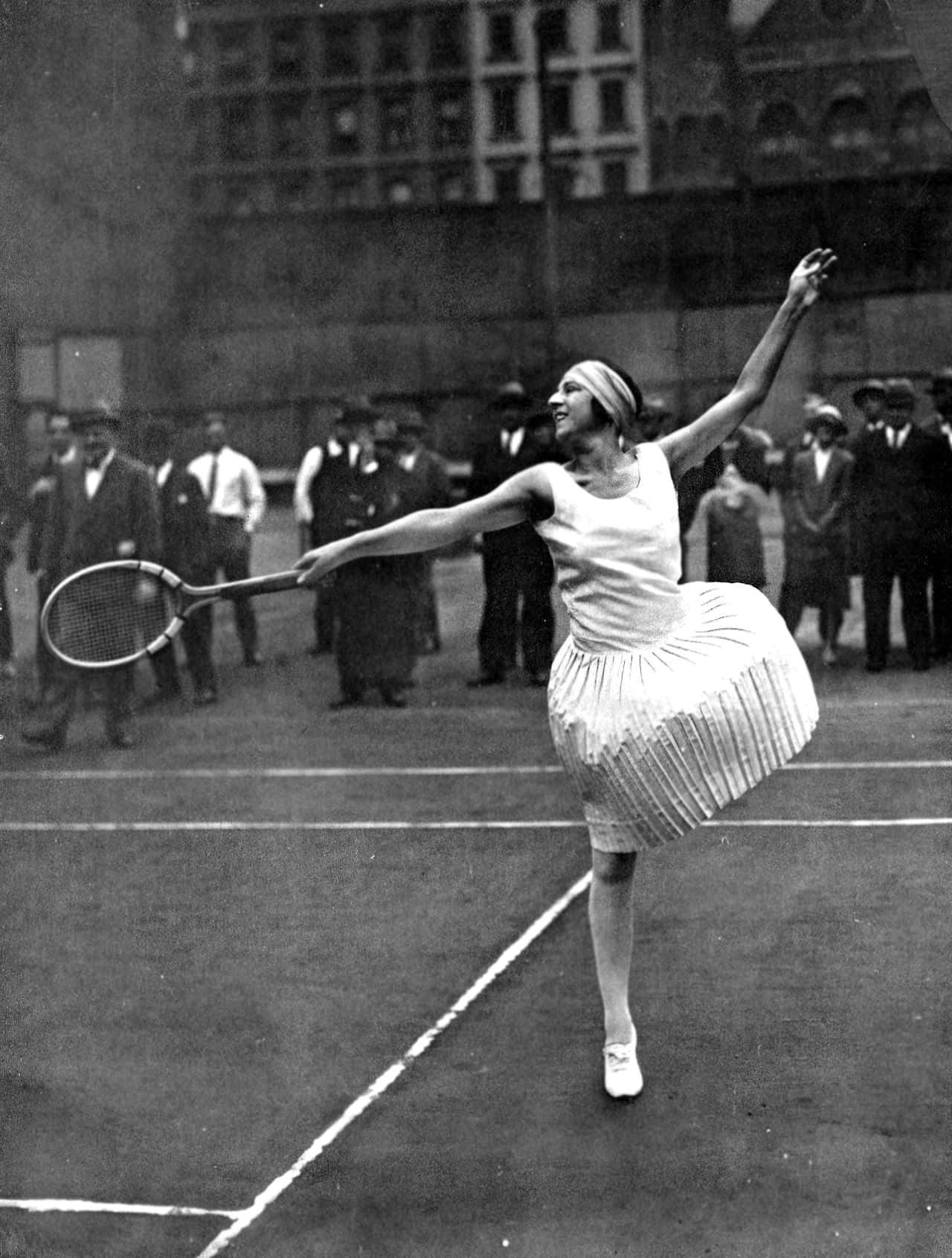Suzanne Lenglen, pleated skirt, outdoor tennis court, HD Phone Wallpaper