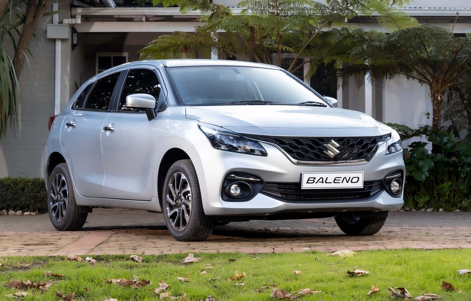Suzuki Baleno, silver, brick driveway, HD Desktop Wallpaper