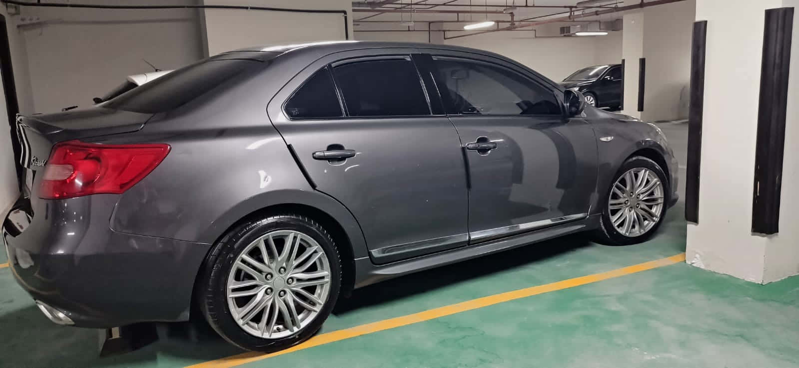 Suzuki Kizashi, gray sedan, underground parking garage, HD Desktop Wallpaper