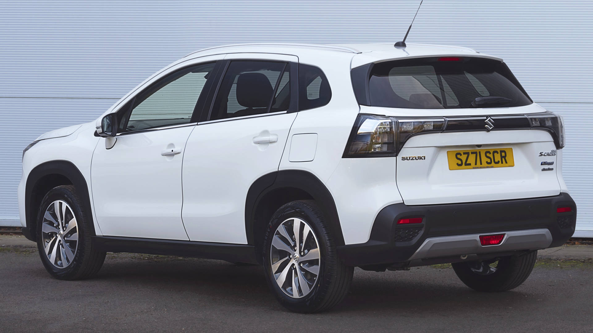 Suzuki S-Cross Hybrid, white, light gray corrugated wall, Full HD Desktop Wallpaper