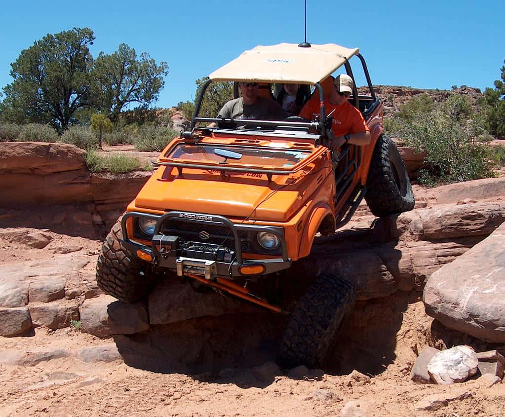 Suzuki Samurai, orange, off-road vehicle, SD Desktop Wallpaper