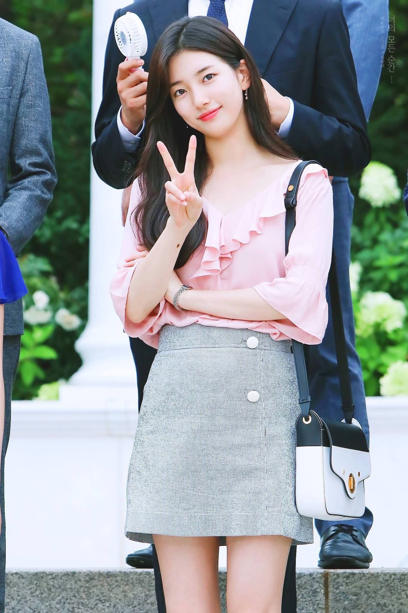 Suzy, peace sign, pink blouse, Full HD Phone Wallpaper