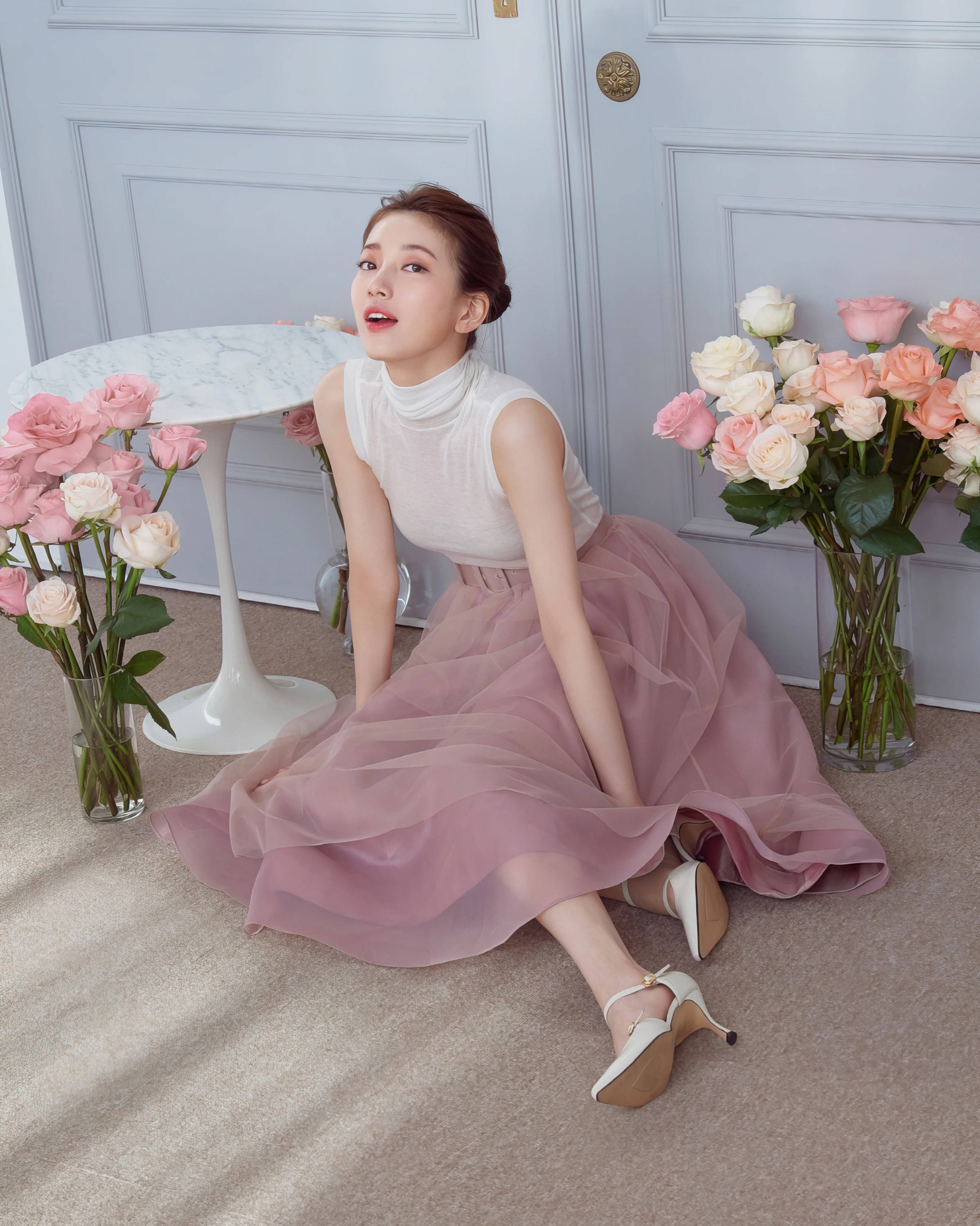 Suzy, tulle skirt, white top, 4K Phone Wallpaper