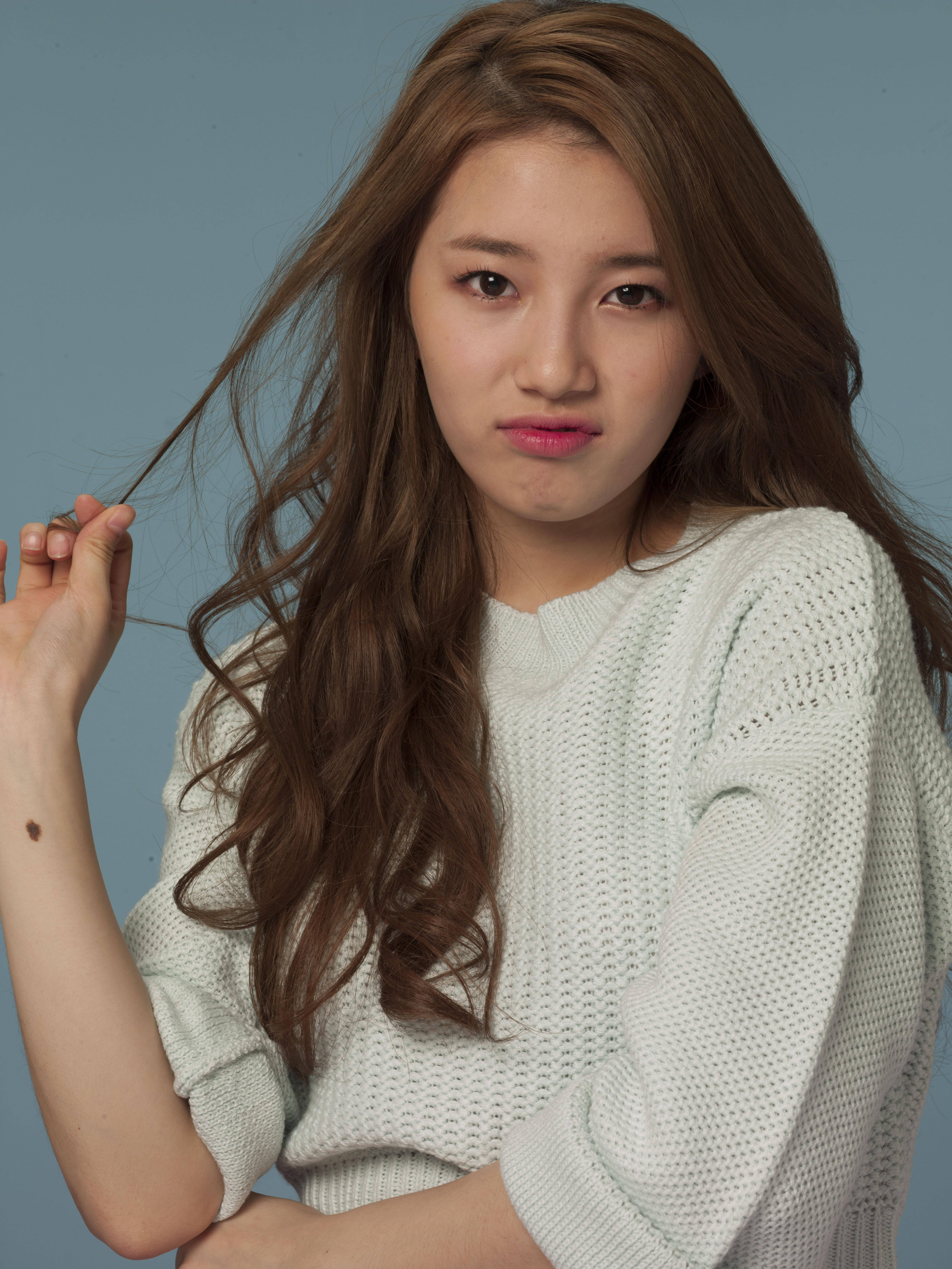 Suzy, young woman, long brown hair, 5K Phone Wallpaper