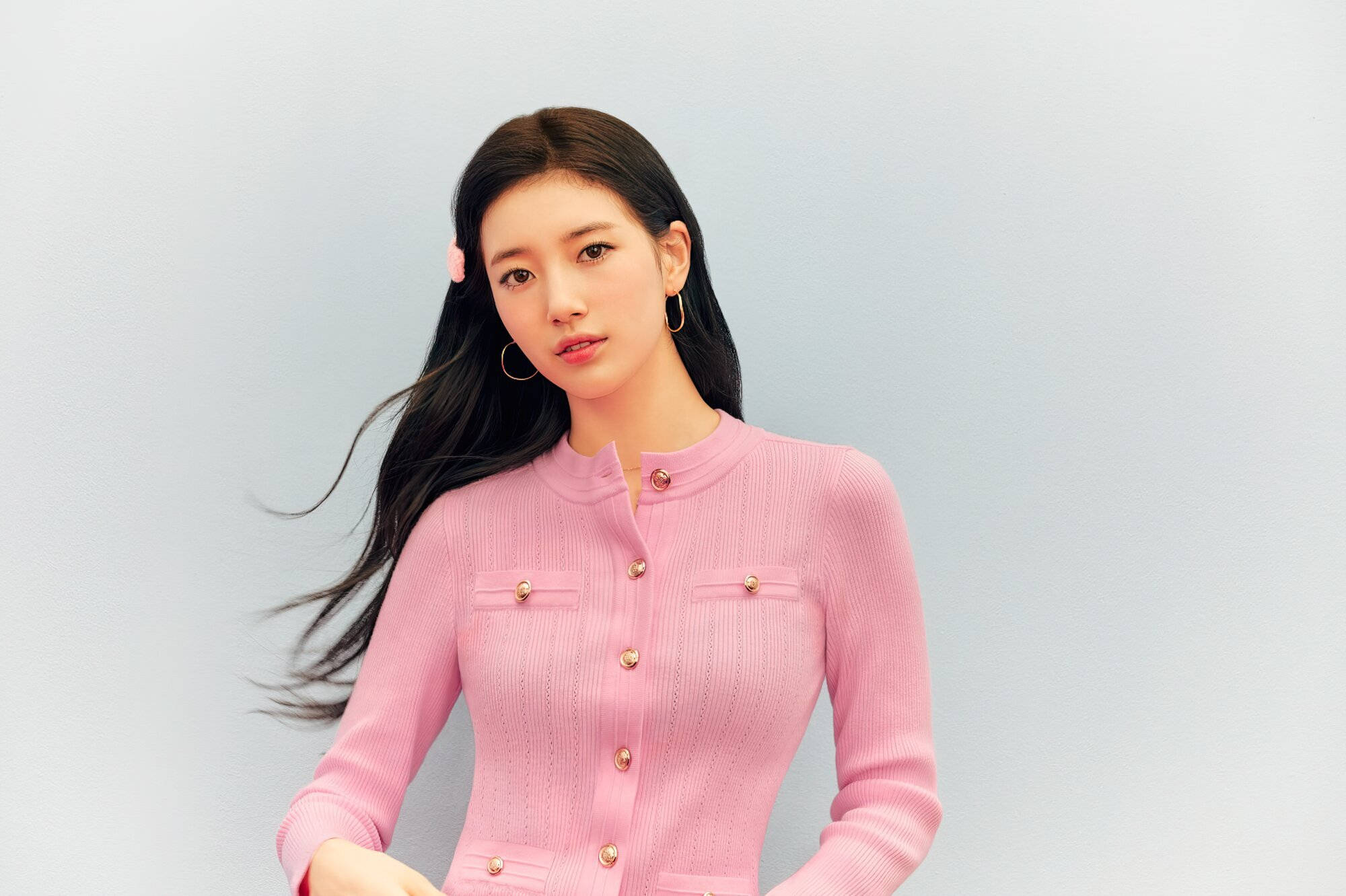 Suzy, Guess Collection, soft pink ribbed knit cardigan, Full HD Desktop Wallpaper