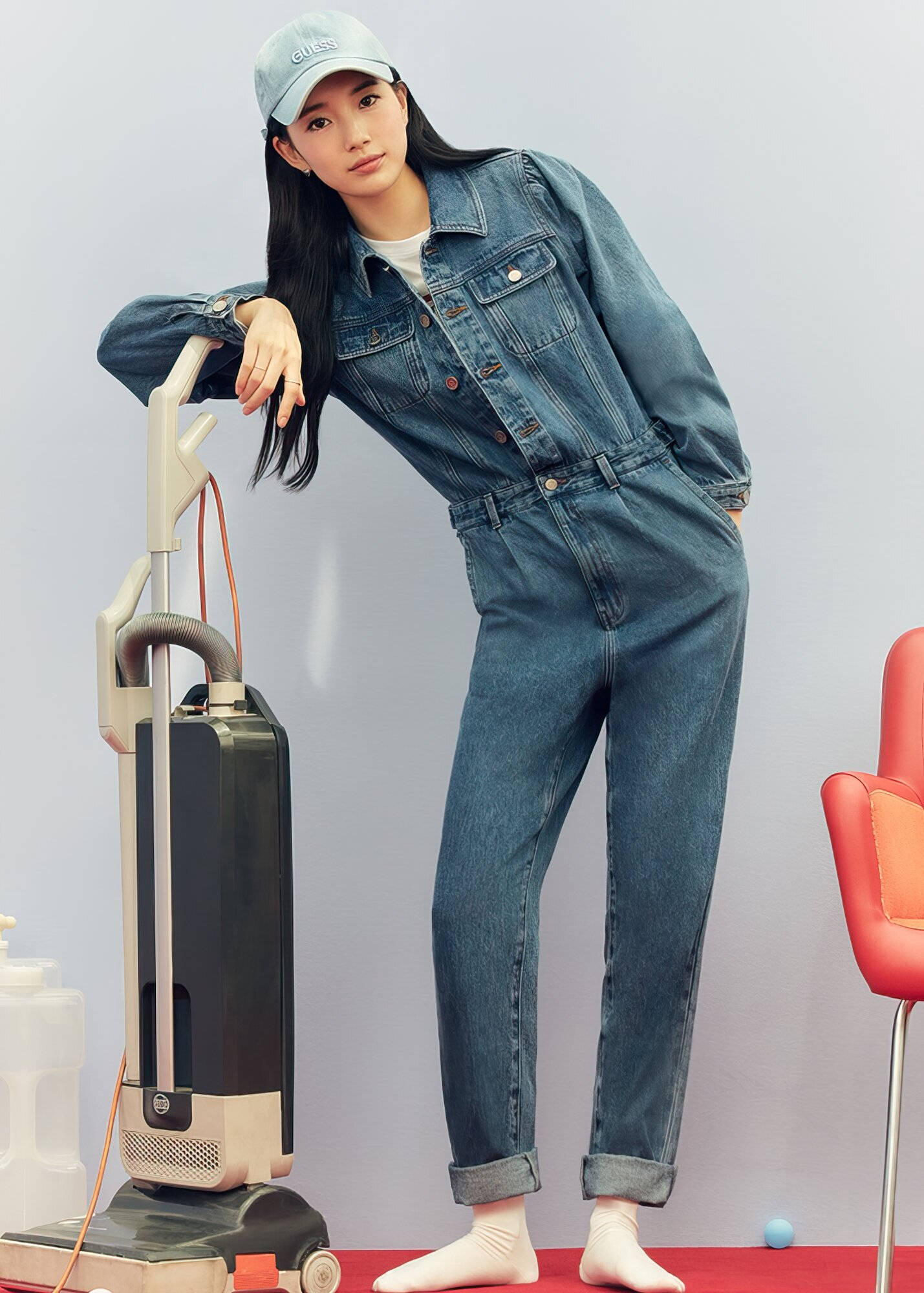 Suzy, denim jumpsuit, vacuum cleaner, Full HD Phone Wallpaper