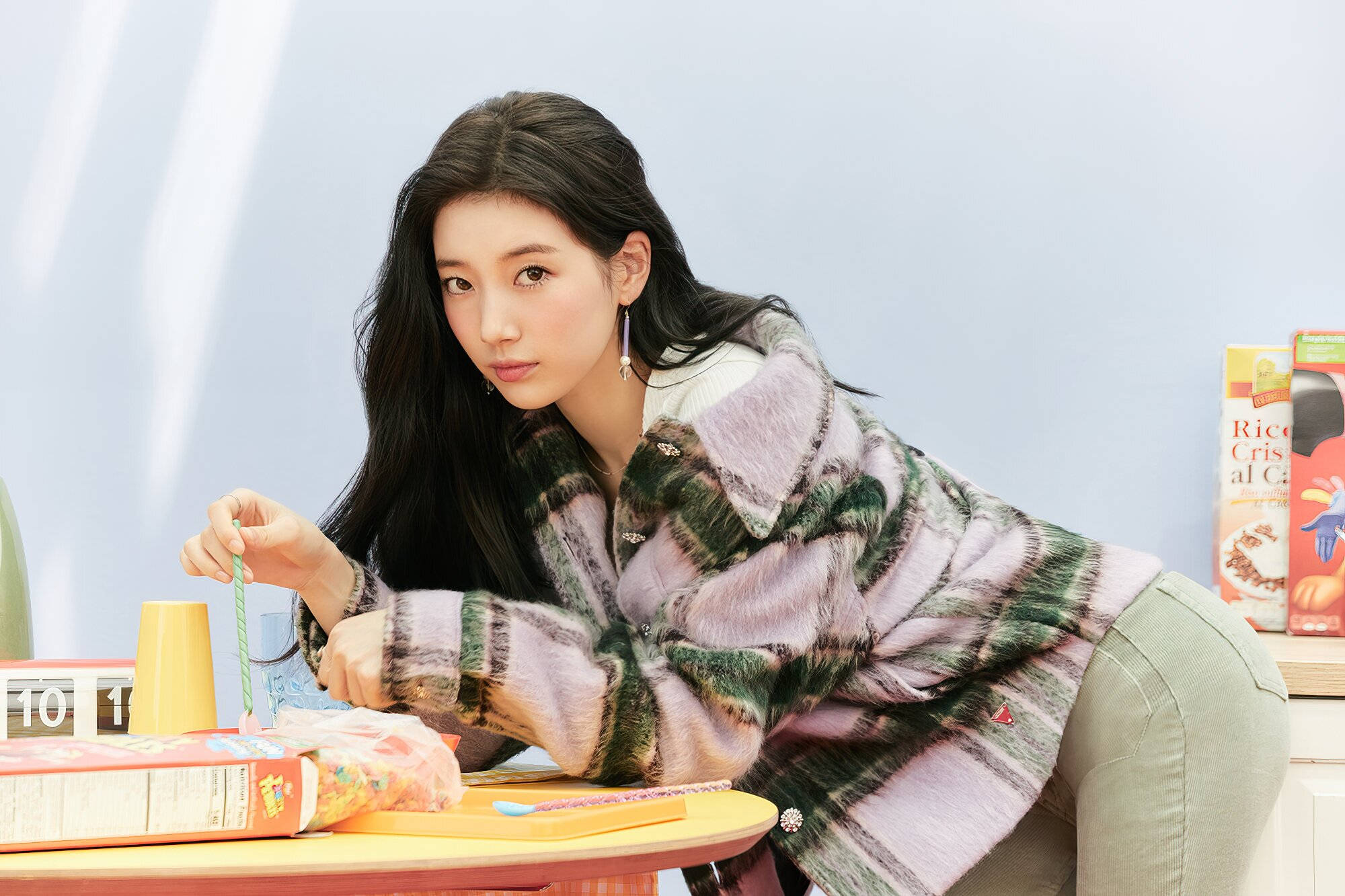 Suzy, patterned coat, cereal boxes, Full HD Desktop Wallpaper