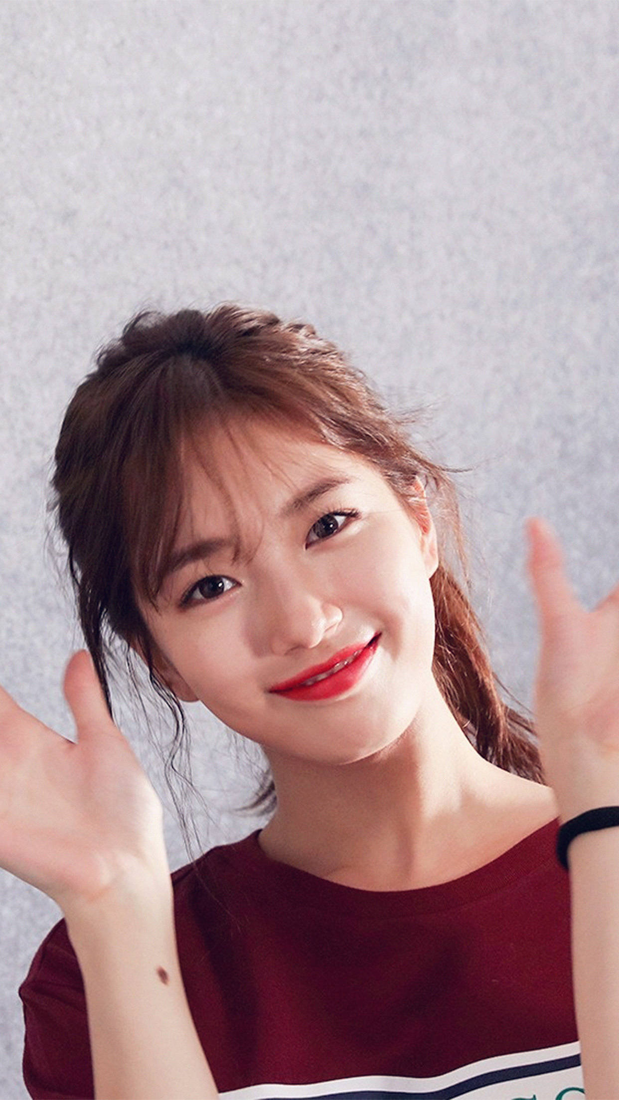 Suzy, red lipstick, peace signs, Full HD Phone Wallpaper
