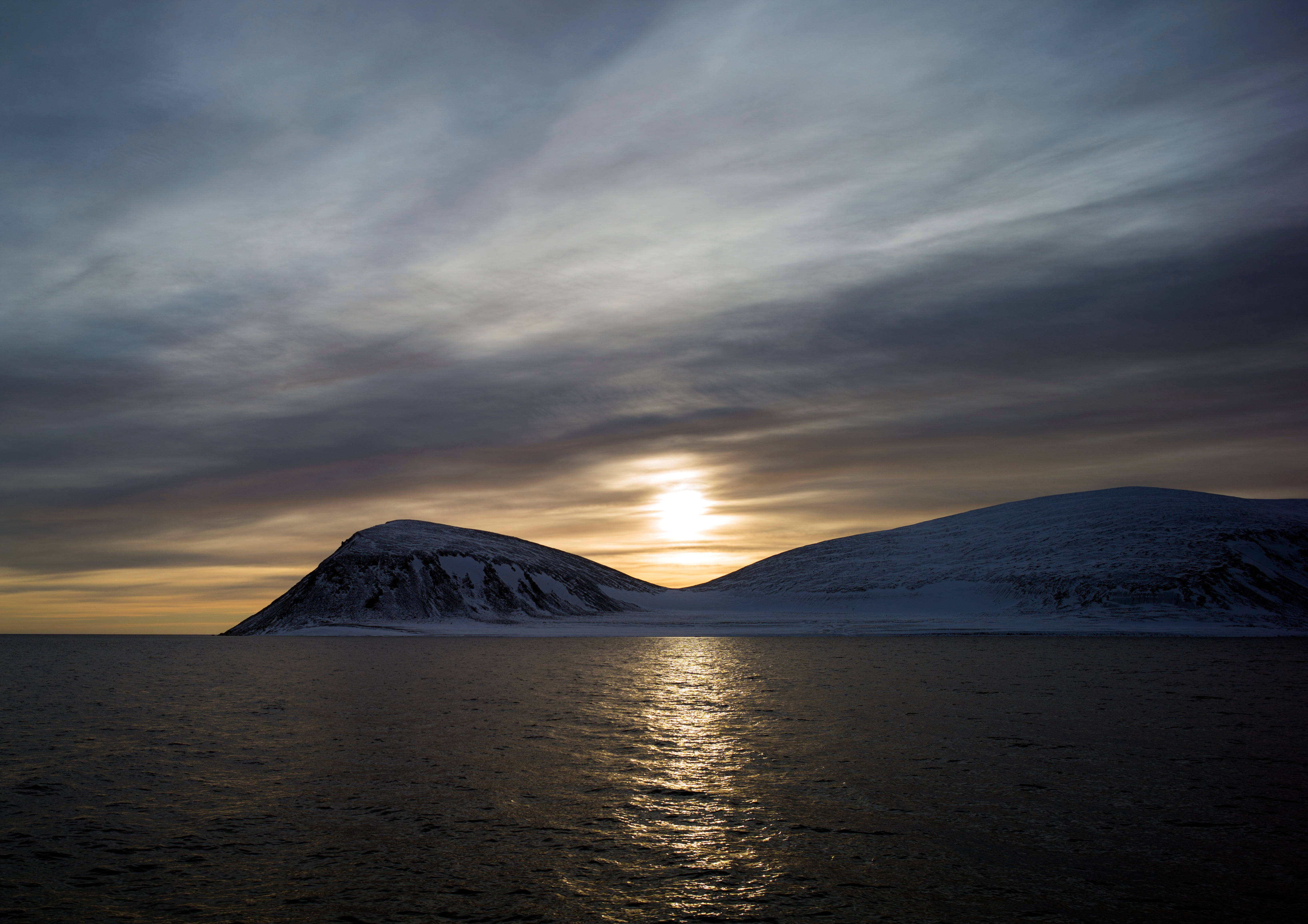 Svalbard, Yellow Sunset, snowcapped mountains, 4K Desktop Wallpaper