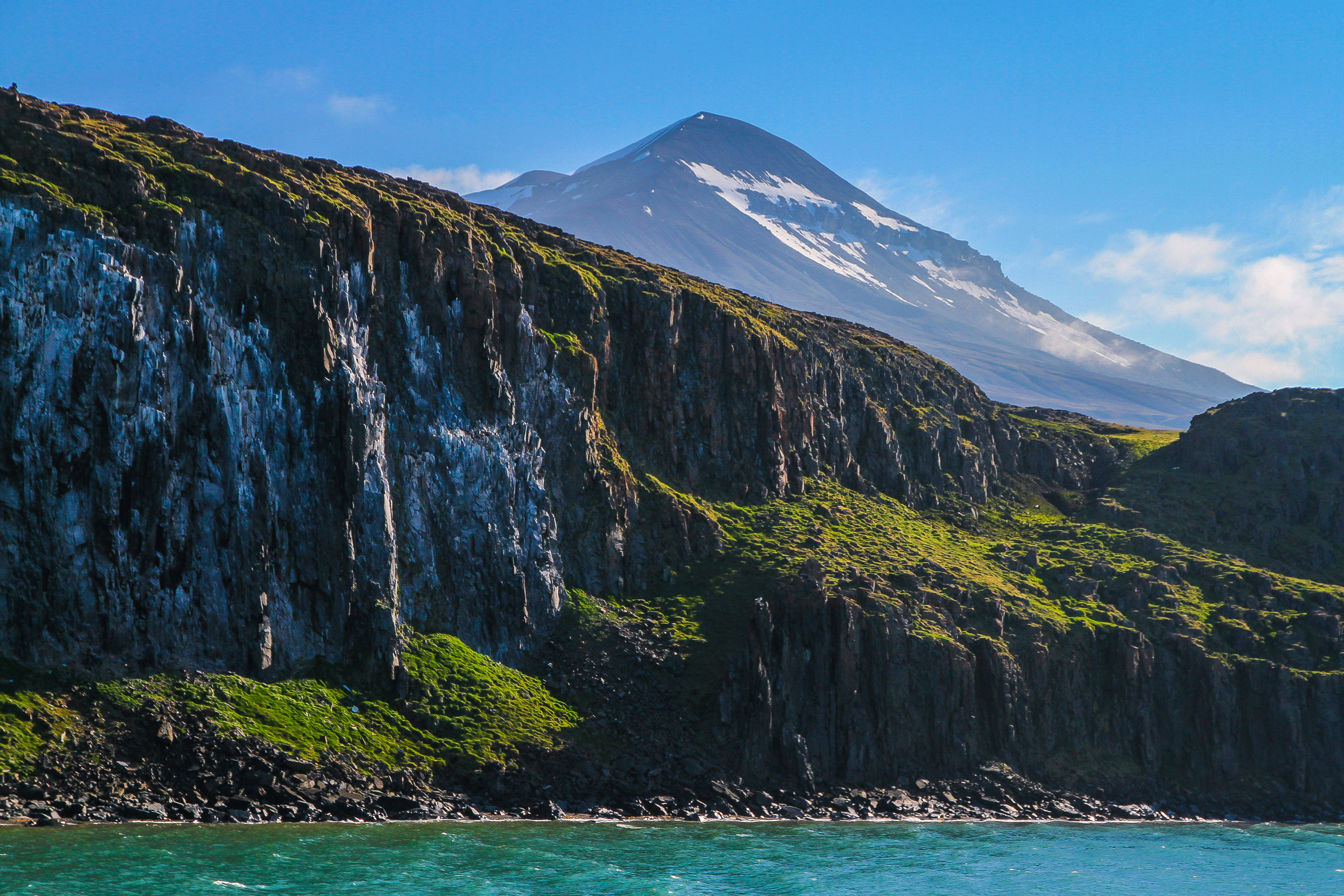 Svalbard, green moss, turquoise waters, 4K Desktop Wallpaper