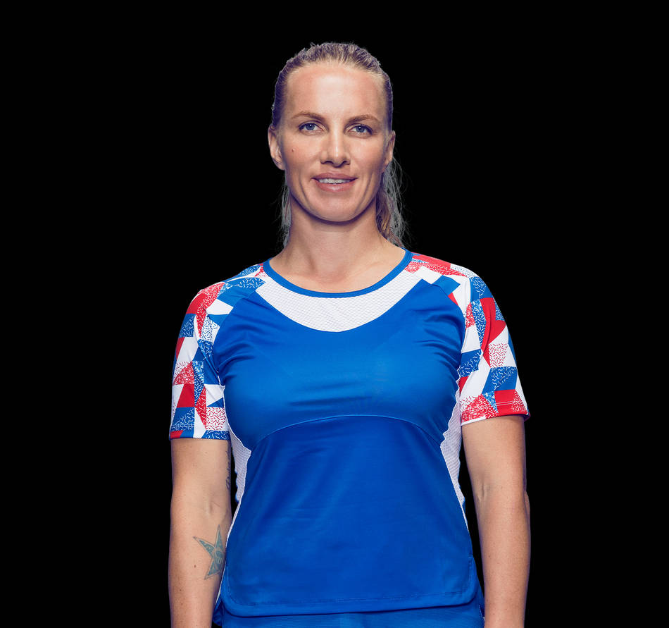 Svetlana Kuznetsova, blue athletic shirt, red white geometric sleeves, SD Desktop Wallpaper