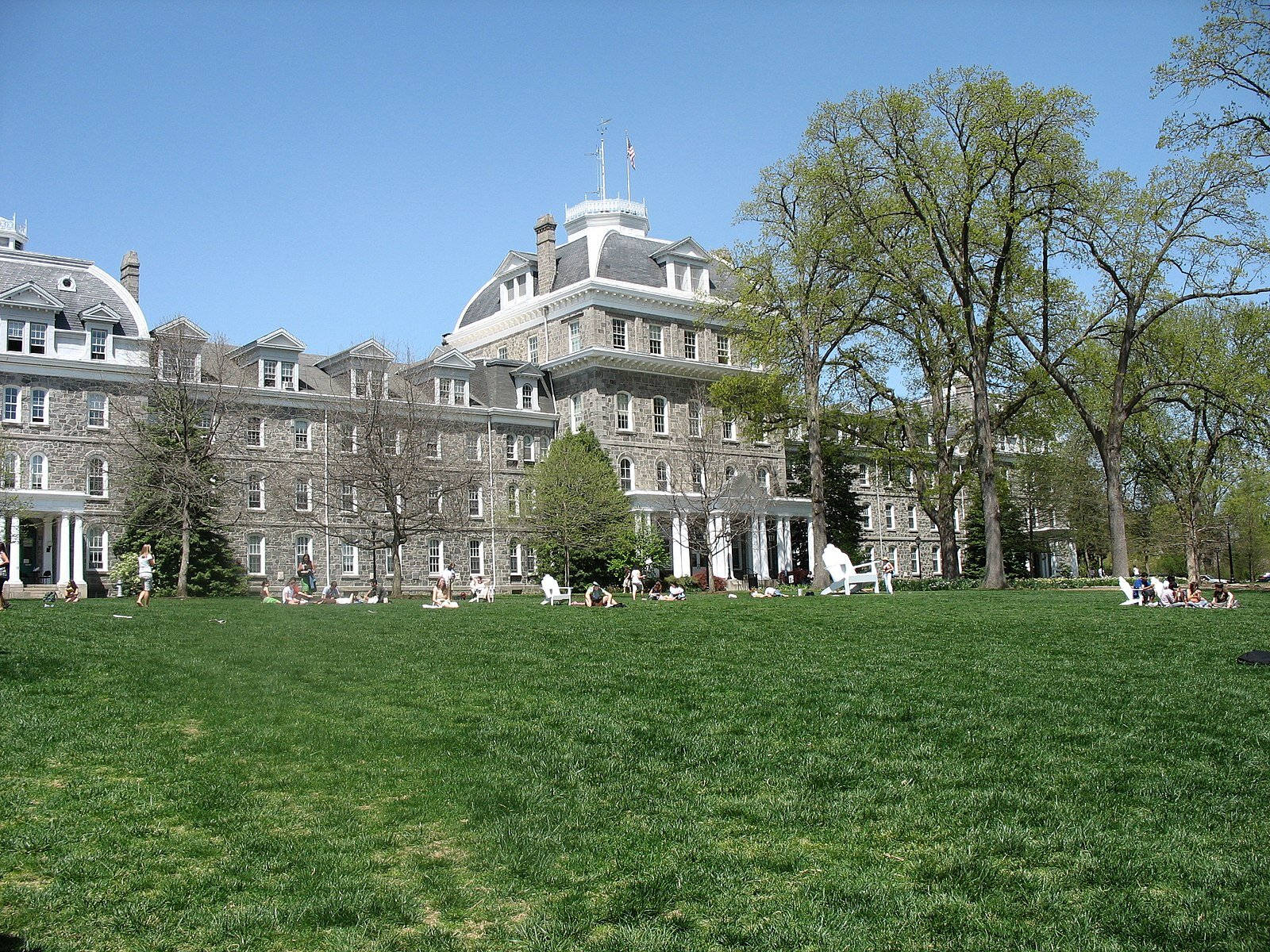 Swarthmore College, vibrant green lawn, grand stone university building, HD Desktop Wallpaper