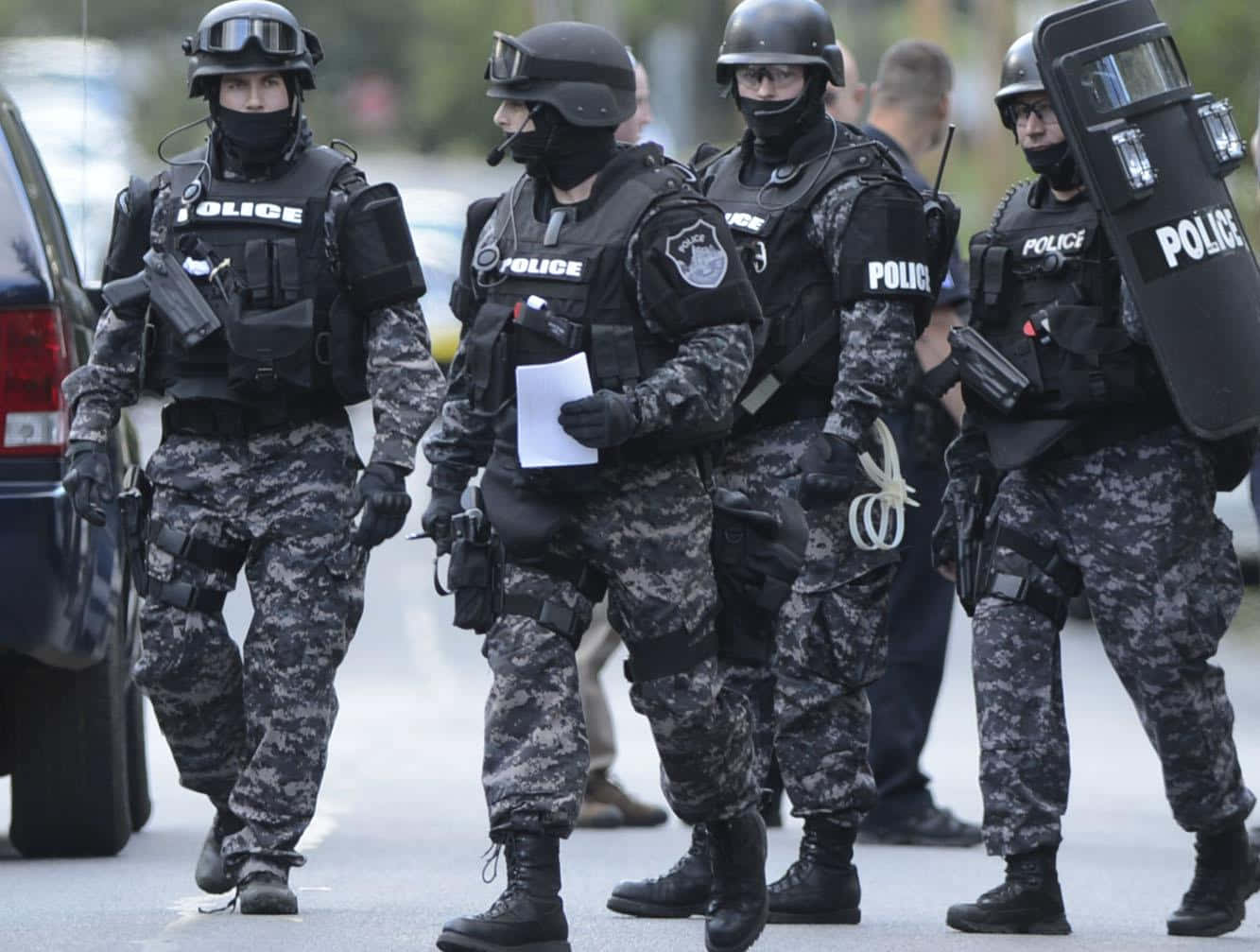 Swat, tactical gear, city street, HD Desktop Wallpaper