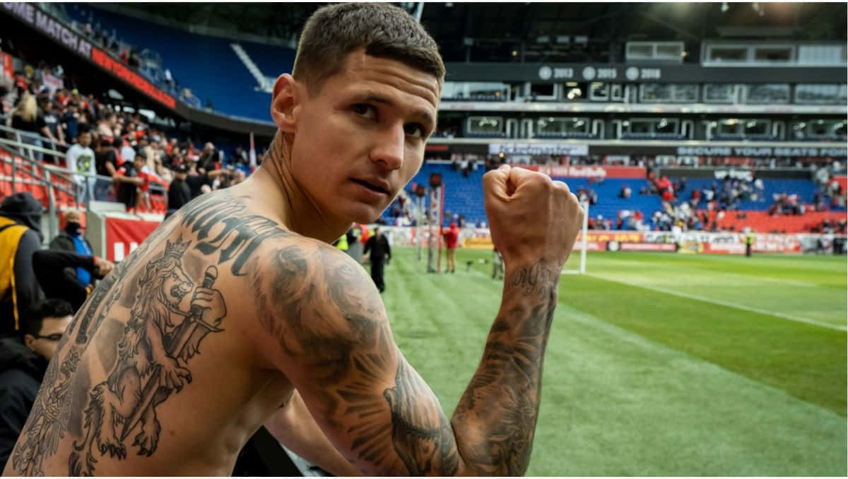 soccer player, tattoos, stadium pitch, SD Desktop Wallpaper