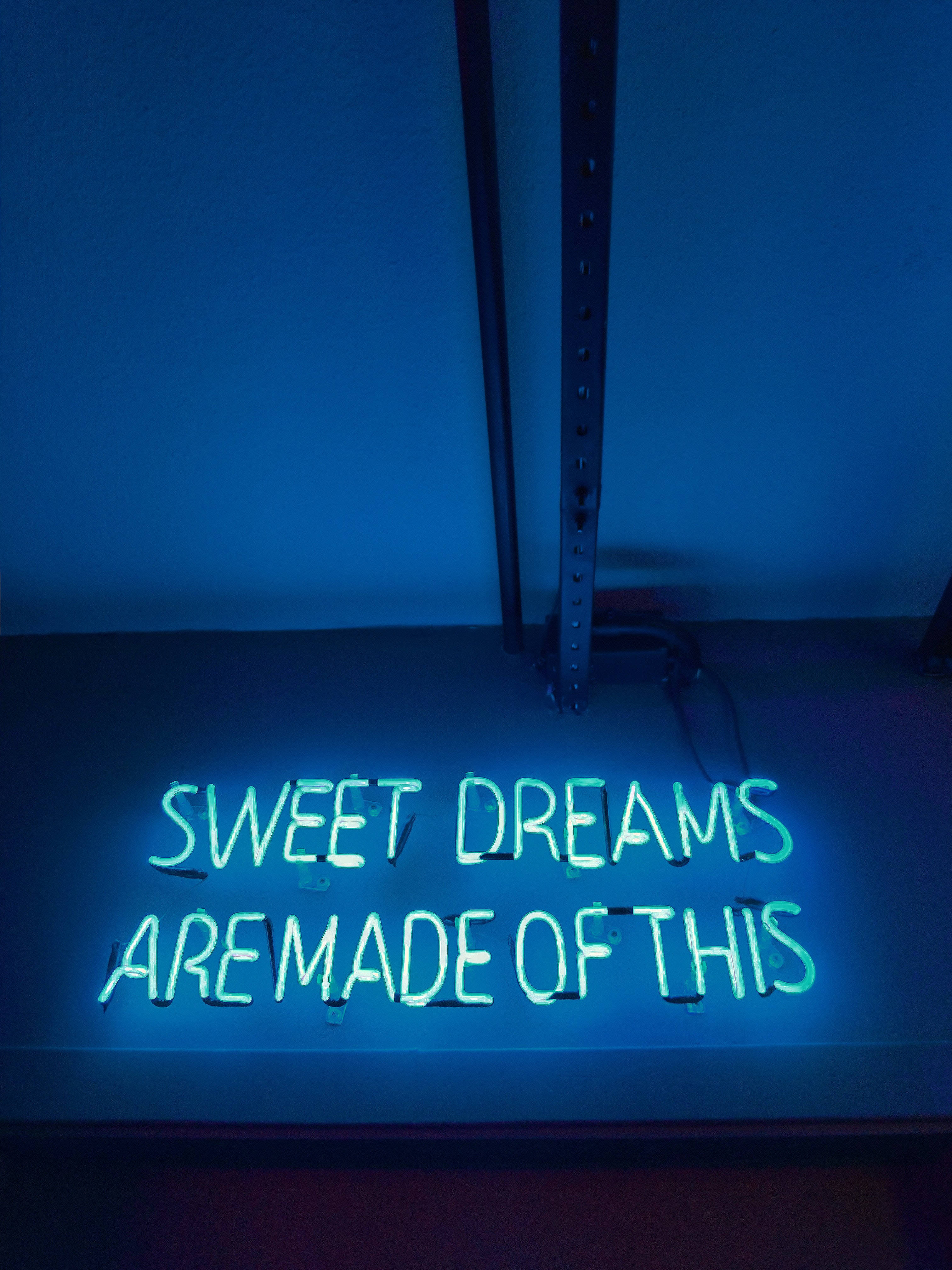 Sweet Dreams, neon sign, blue light, 4K Phone Wallpaper