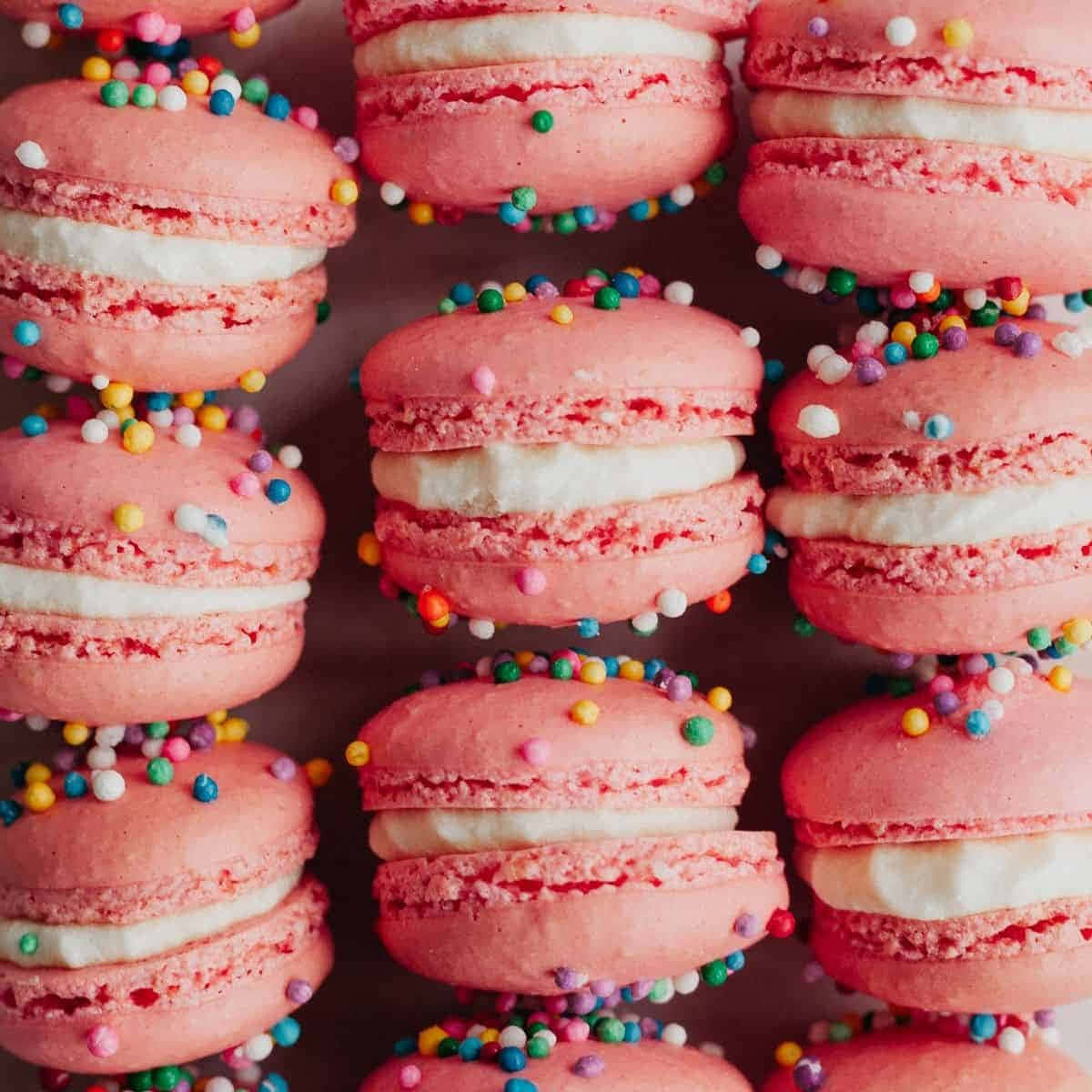birthday cake pink french macaron, pink macarons, white cream, SD Desktop Wallpaper