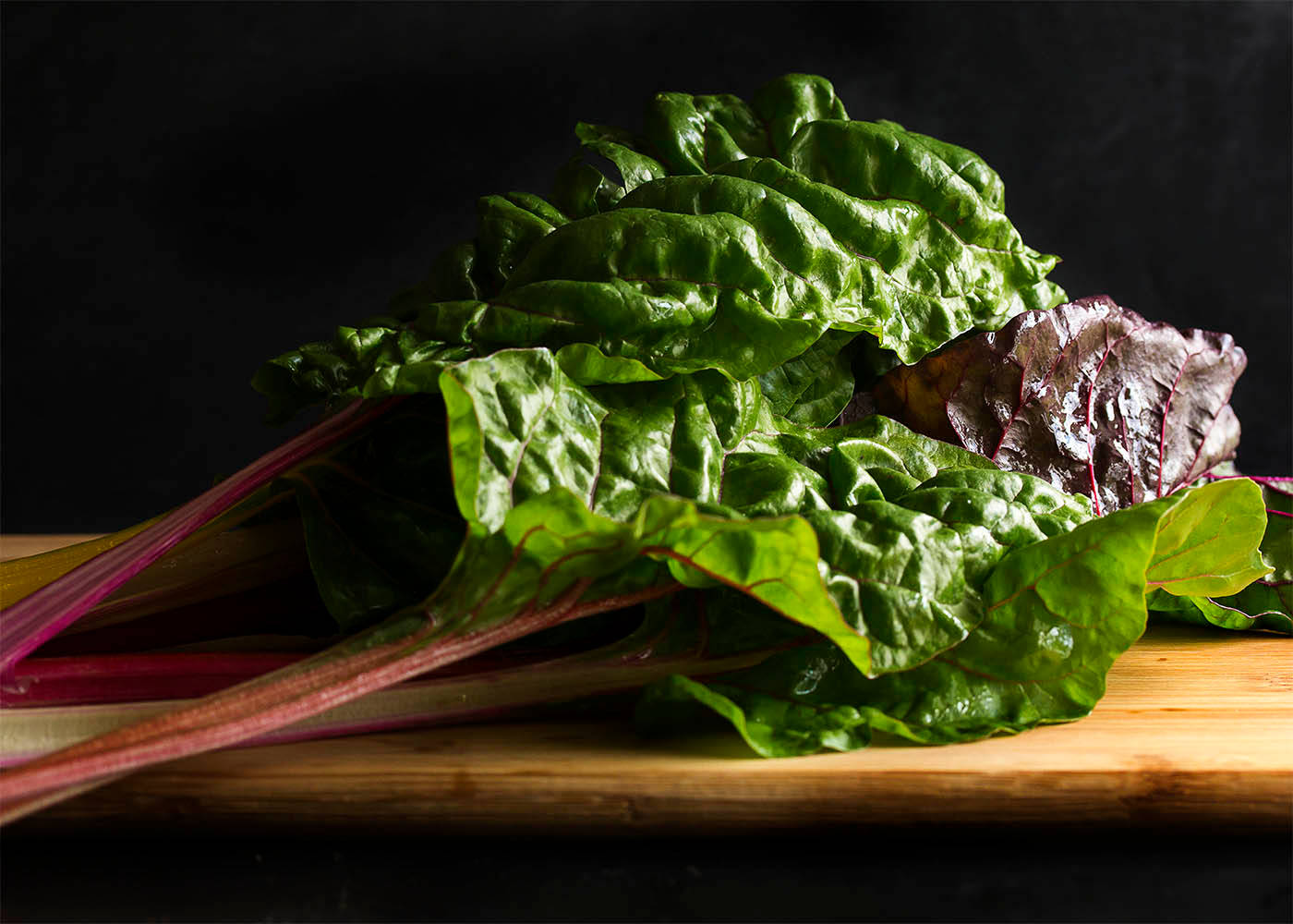 Swiss Chard, vibrant green leaves, deep red stems, HD Desktop Wallpaper