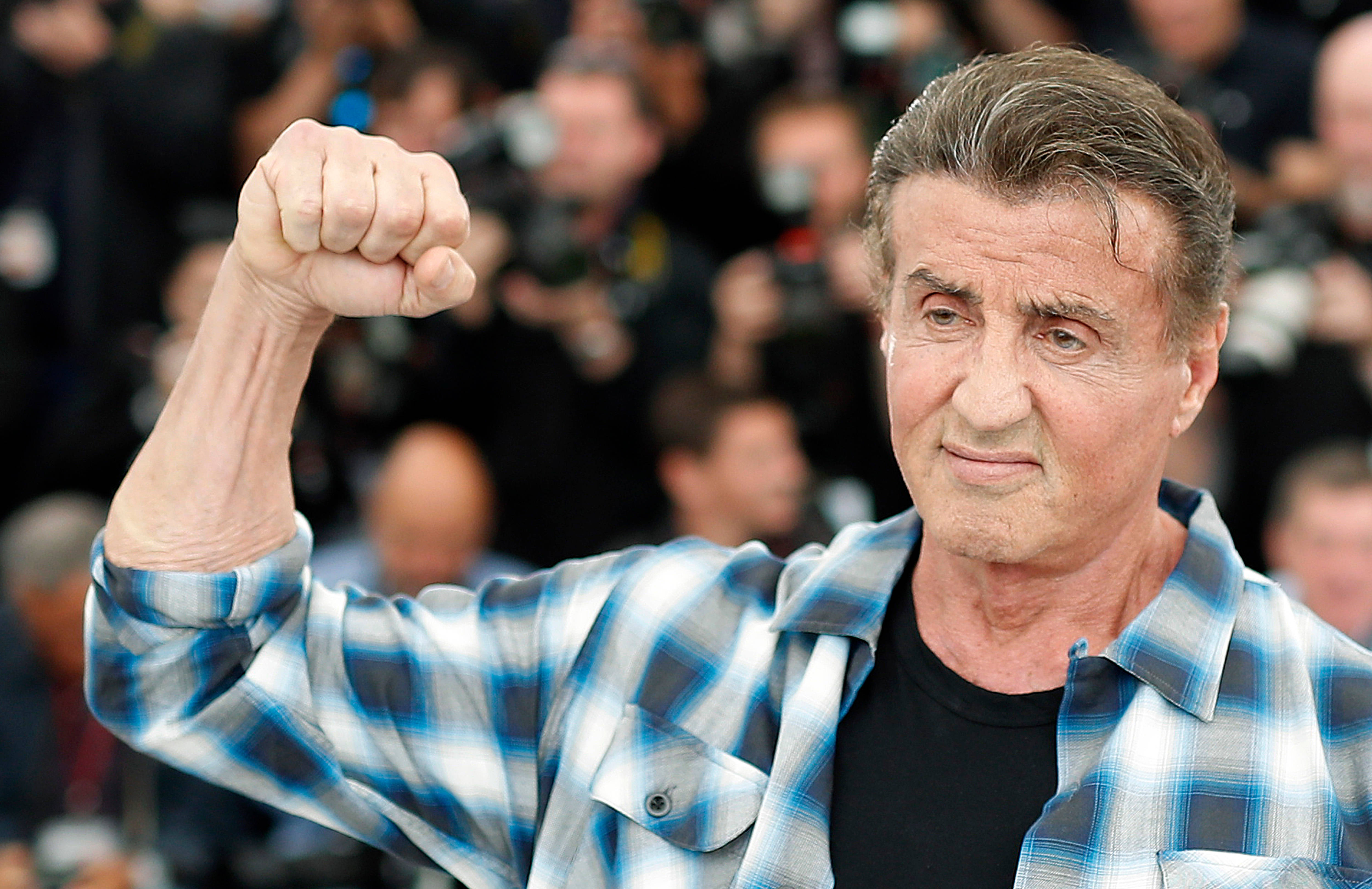 Sylvester Stallone, fist, crowded event, 4K Desktop Wallpaper