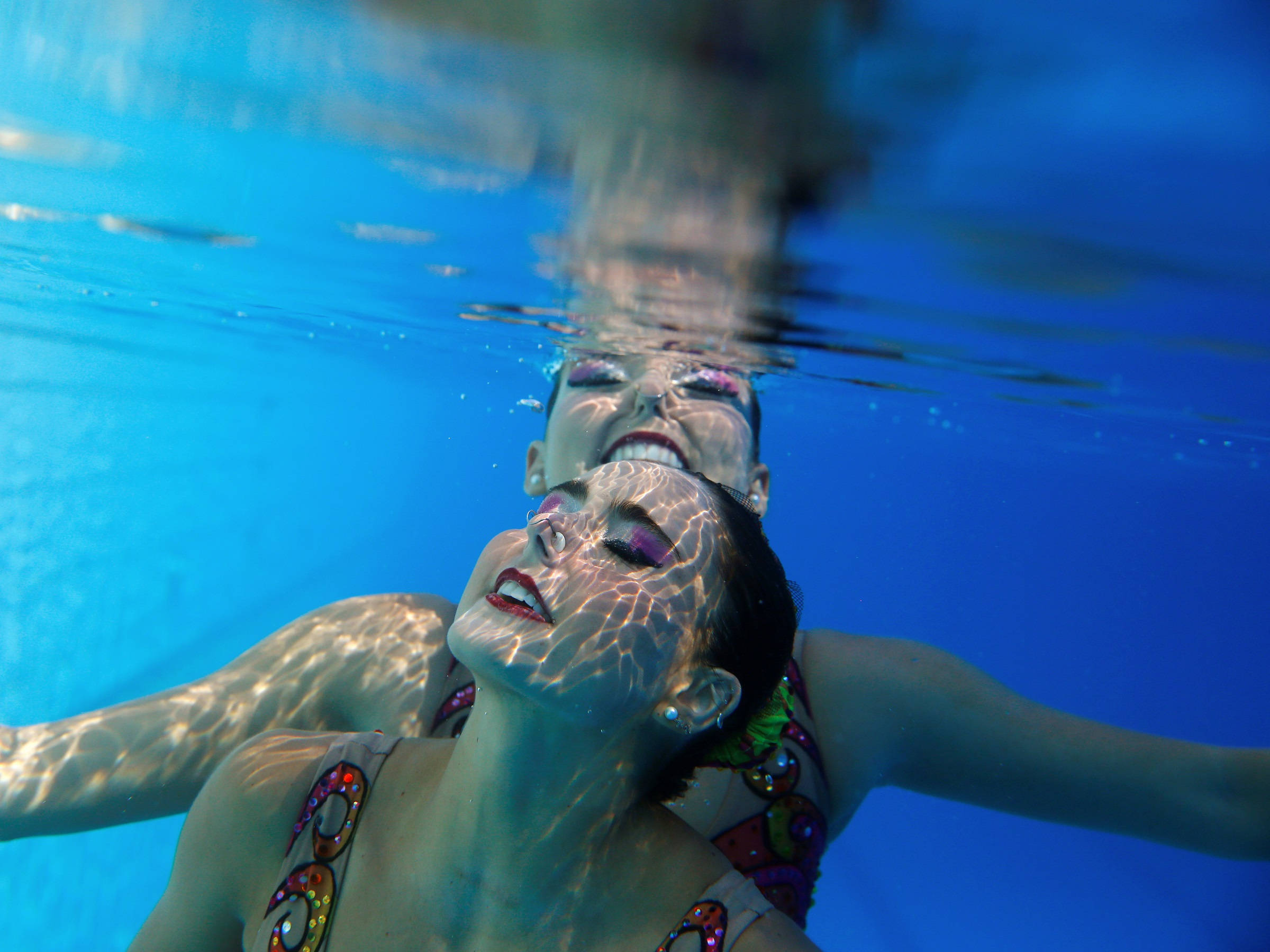 synchronized swimming, underwater shot, colorful swimsuits, Full HD Desktop Wallpaper