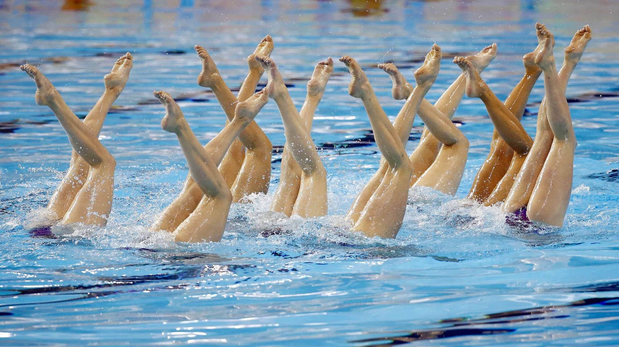 Synchronized Swimming, upside down pose, clear blue water, Full HD Desktop Wallpaper