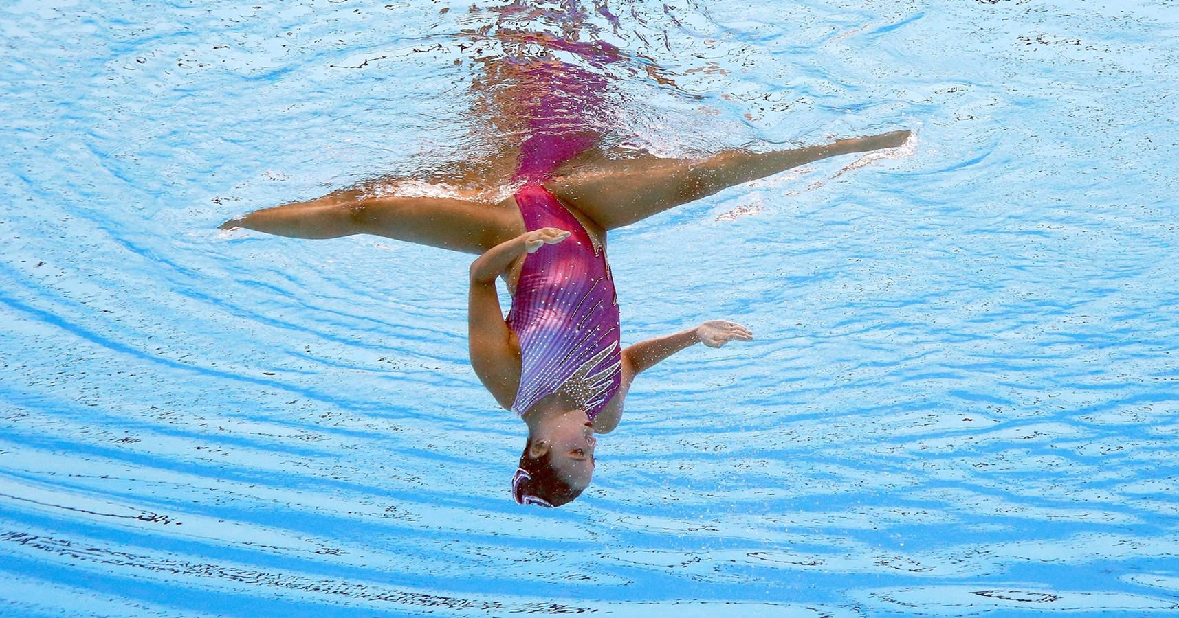 synchronized swimming, vibrant purple suit, inverted pose, HD Desktop Wallpaper