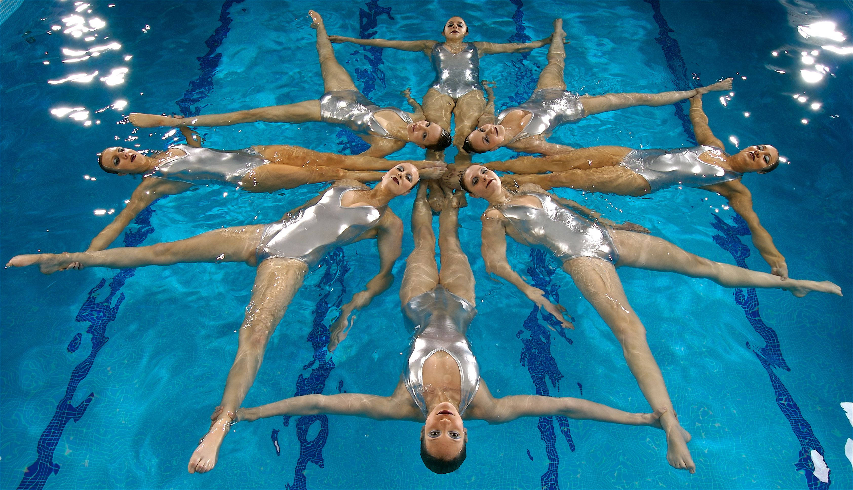 Synchronized Swimming, cross shape, silver suits, 2K Desktop Wallpaper