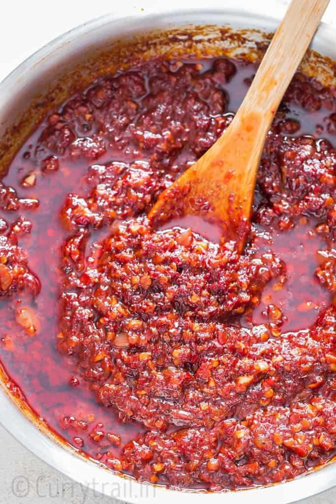 Szechuan Sauce, red chunky sauce, white pot, SD Phone Wallpaper
