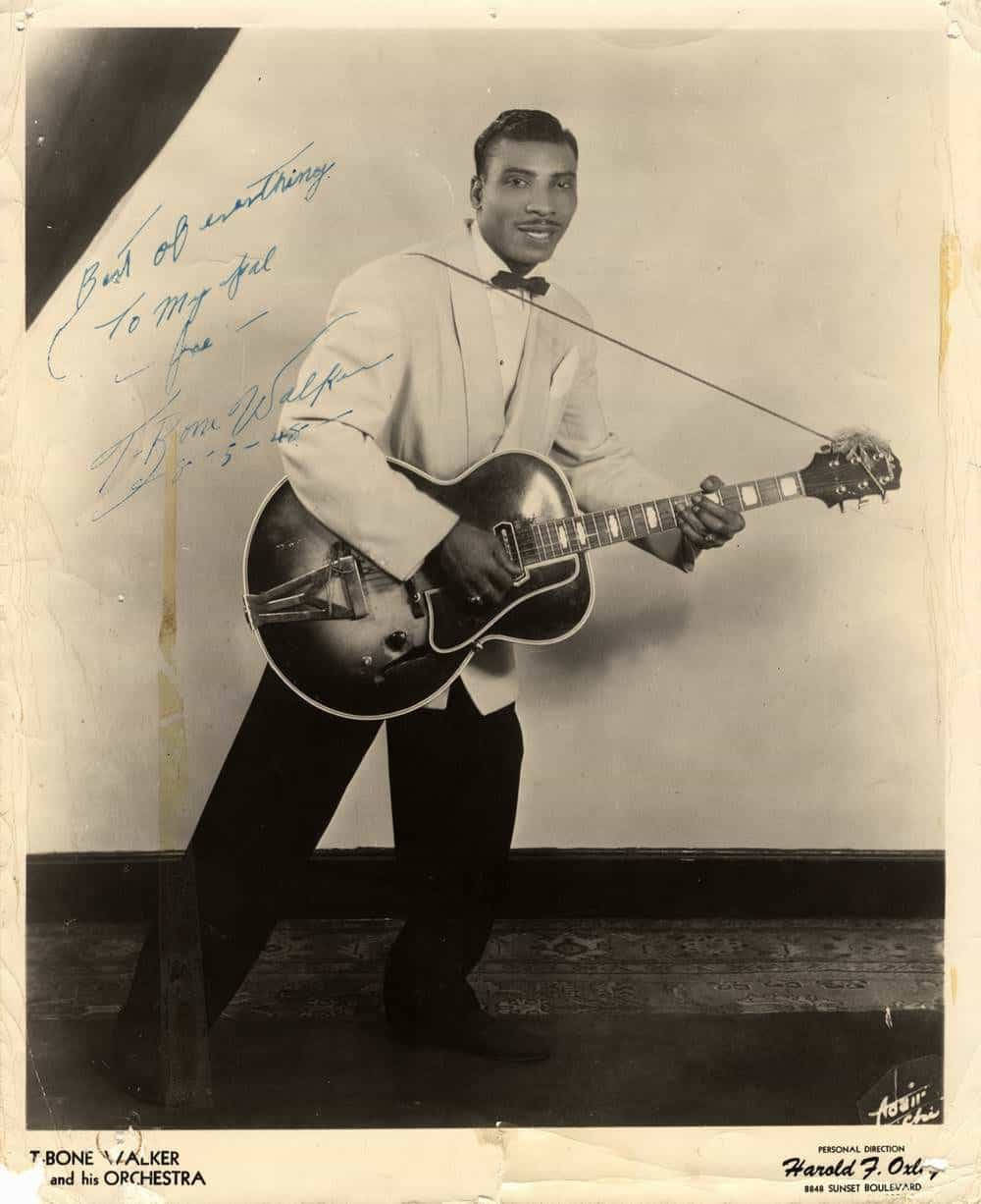 T Bone Walker, archtop guitar, vintage black and white portrait, SD Phone Wallpaper