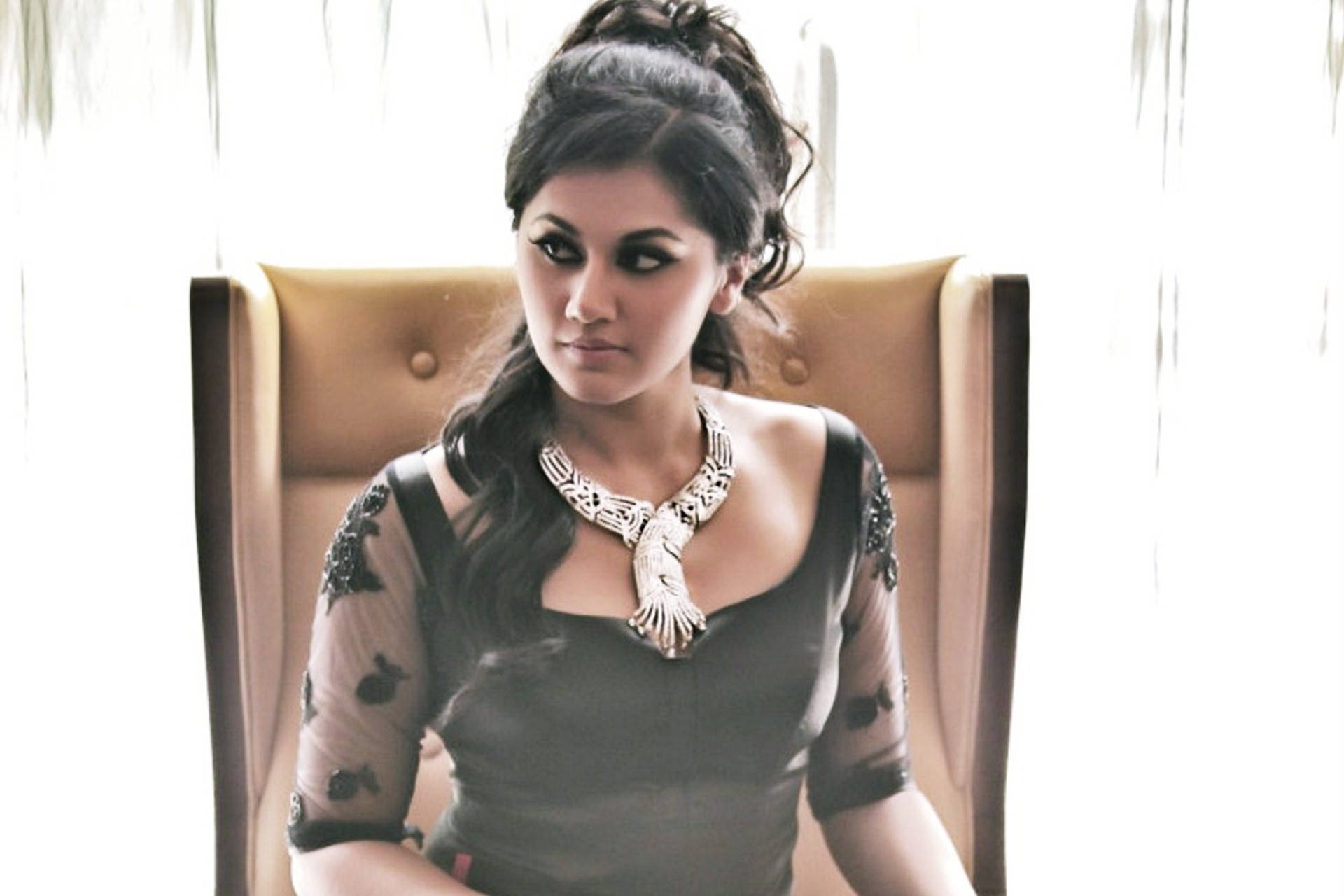 Taapsee Pannu, dark hair, bold makeup, Full HD Desktop Wallpaper