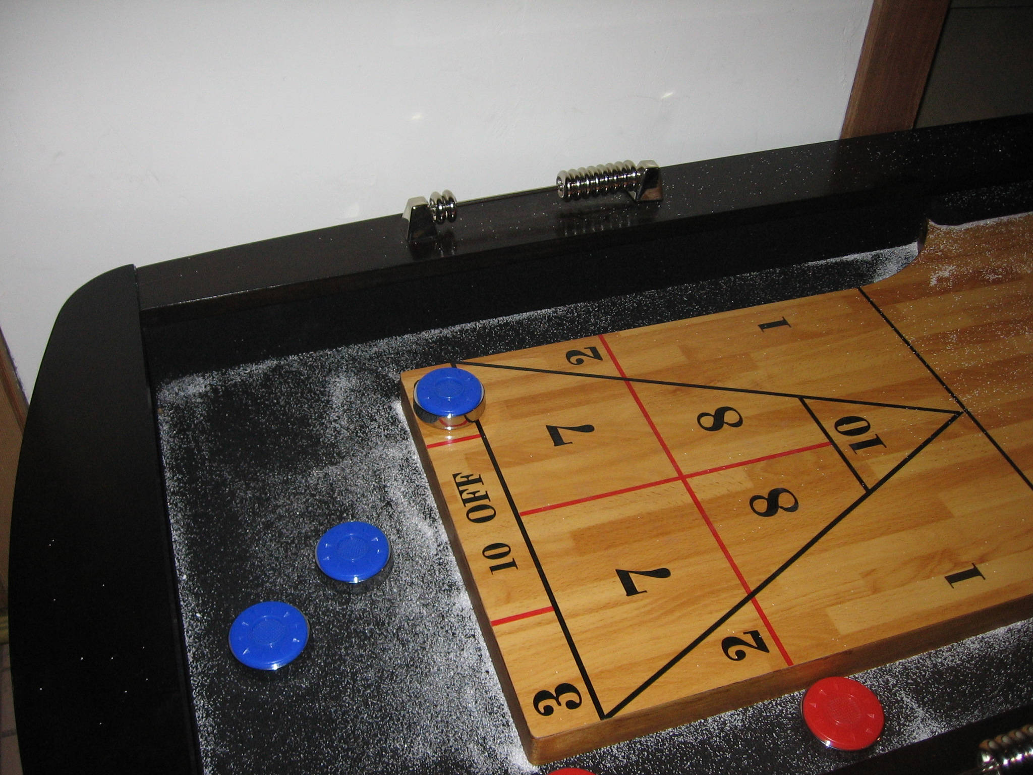 indoor shuffleboard table, powder, blue pucks, Full HD Desktop Wallpaper