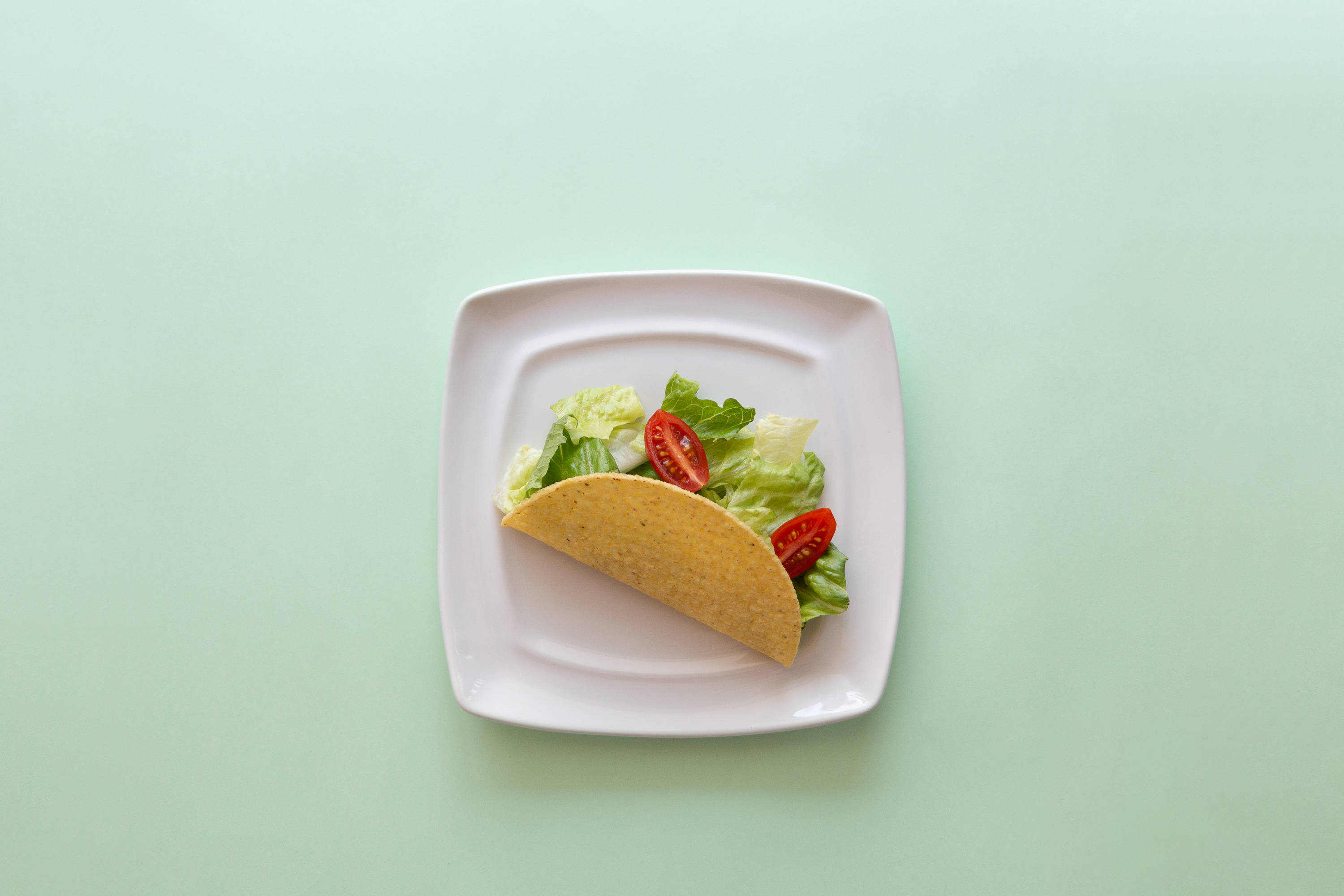 taco, pastel green table, white square plate, 2K Desktop Wallpaper