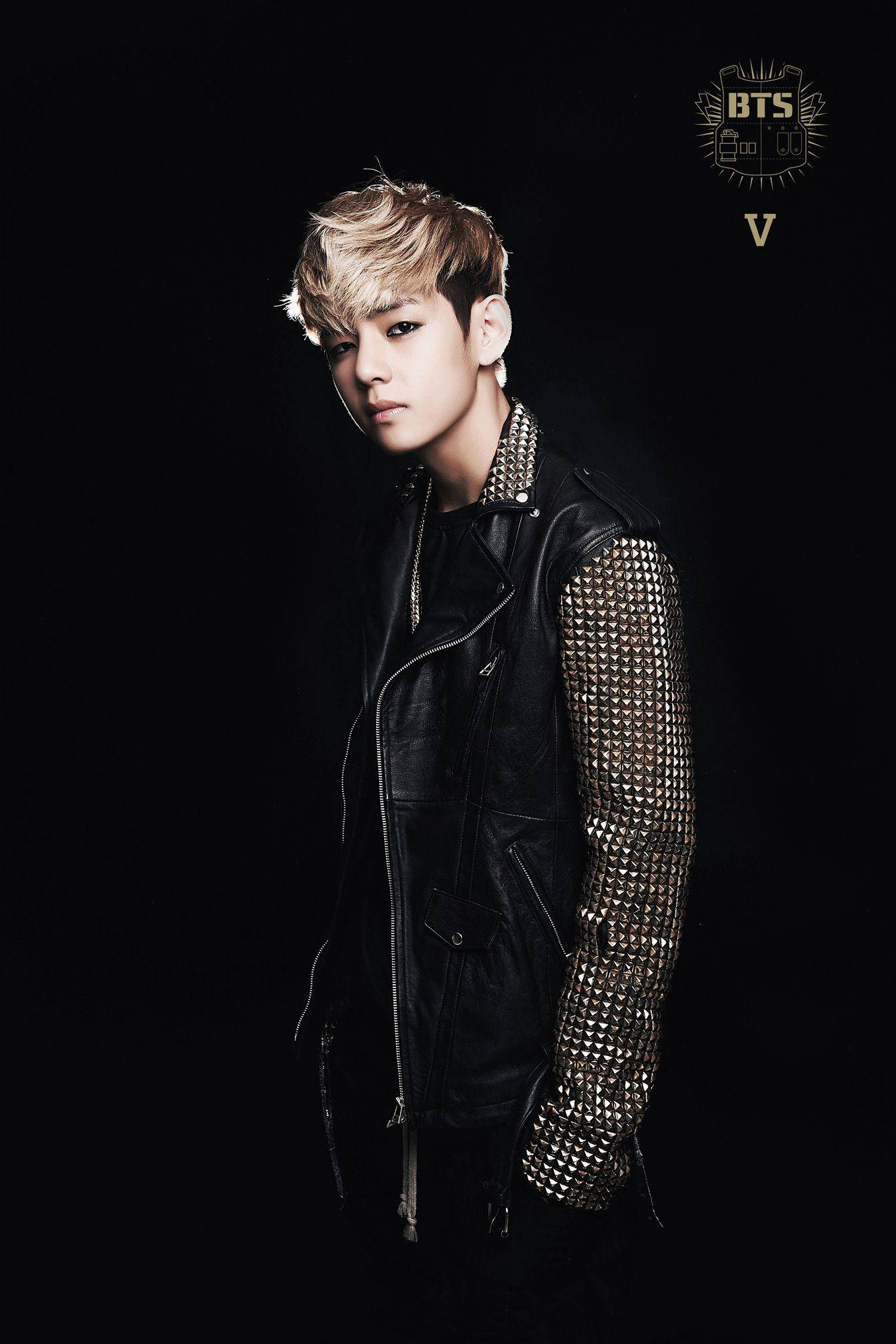 Taehyung Cute, black leather jacket, blonde hair, Full HD Phone Wallpaper
